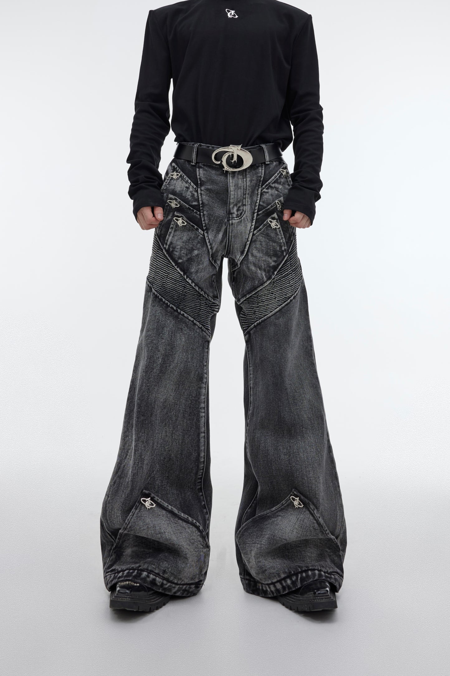 【23s October.】Heavy Distressed Bootcut Jeans