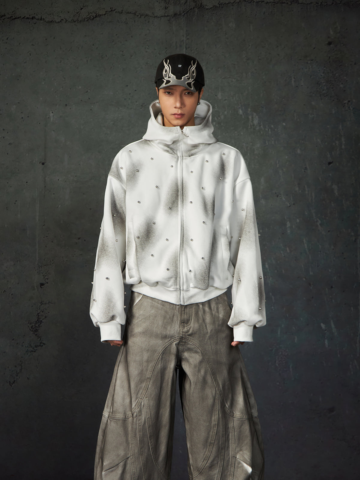 【25s Mar.】Pearl Embellished Spray-painted Hooded Jacket