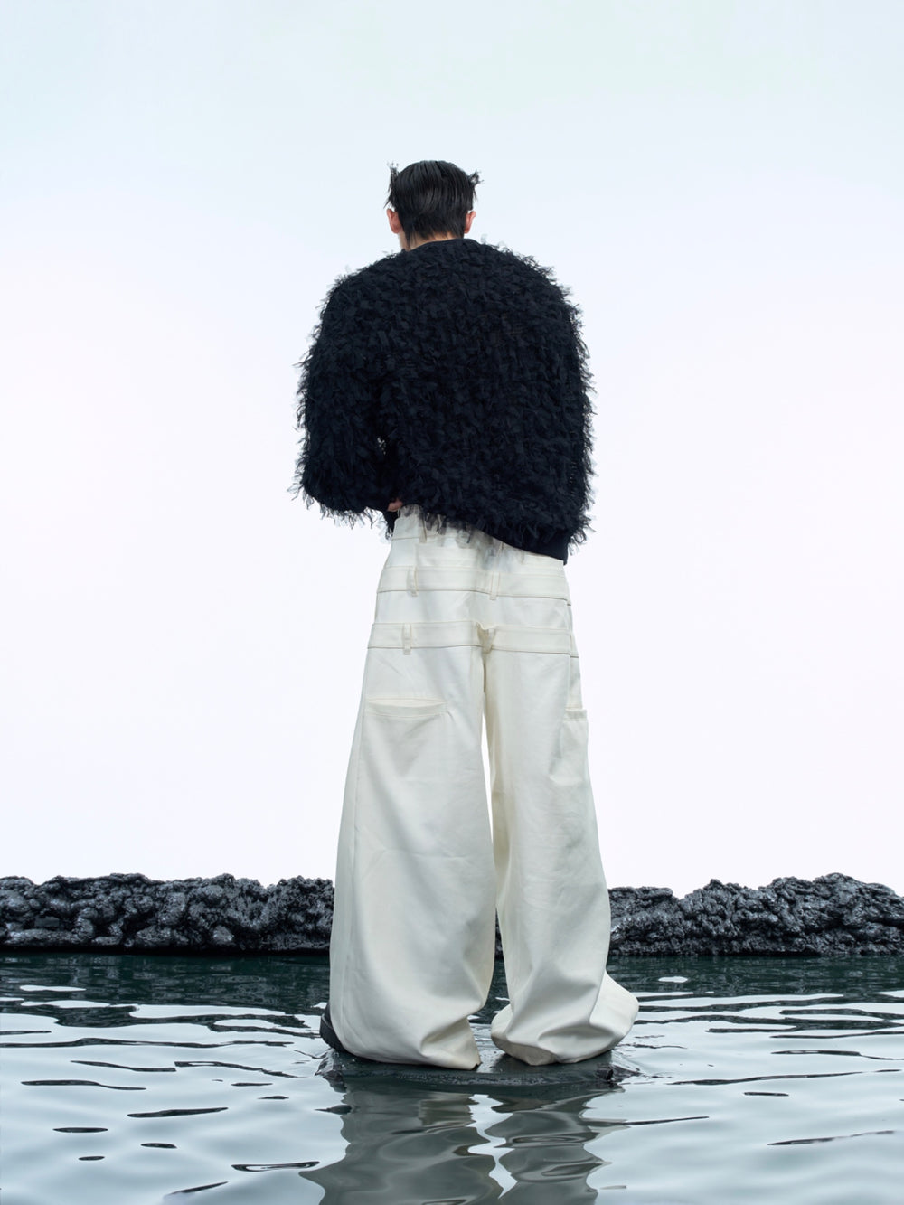 【24s Nov.】Metal Ring Petal Fragments Crew Neck Sweatshirt ArtsKoreanMan