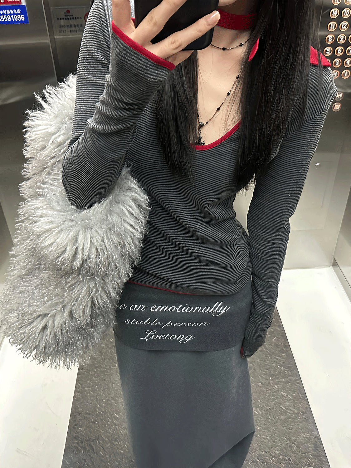 【25s Feb.】V-neck Red and Grey Contrast Striped Top