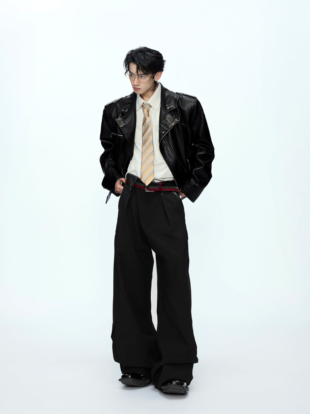 Artskoreanman Black thick leather jacket with a print of an ancient Chinese beauty smoking.