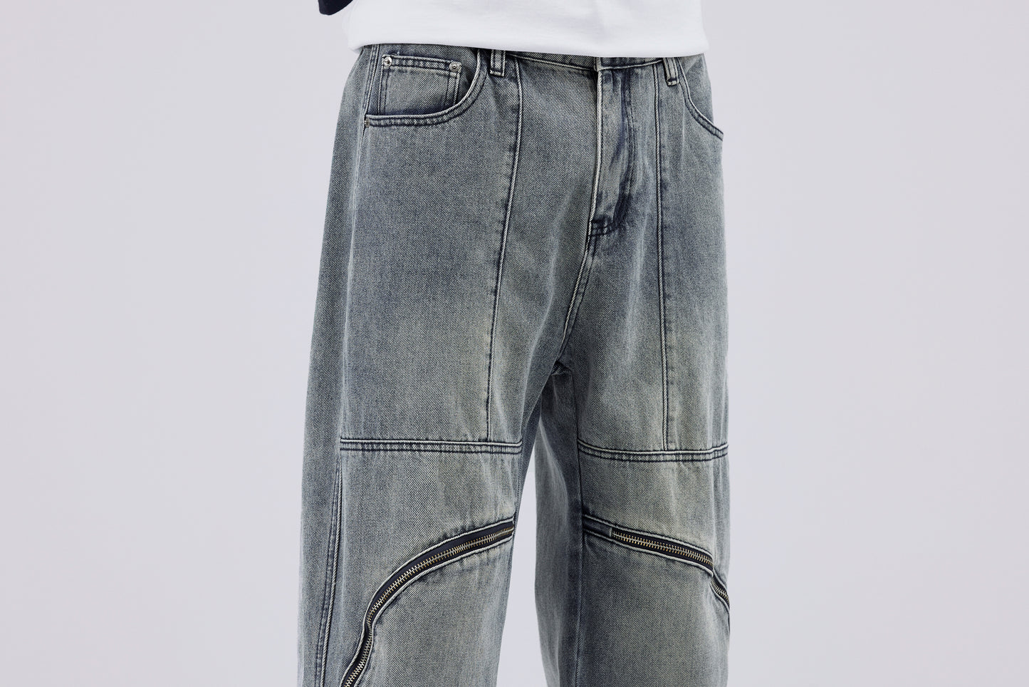 【23s September.】Zipper-Embellished Jeans