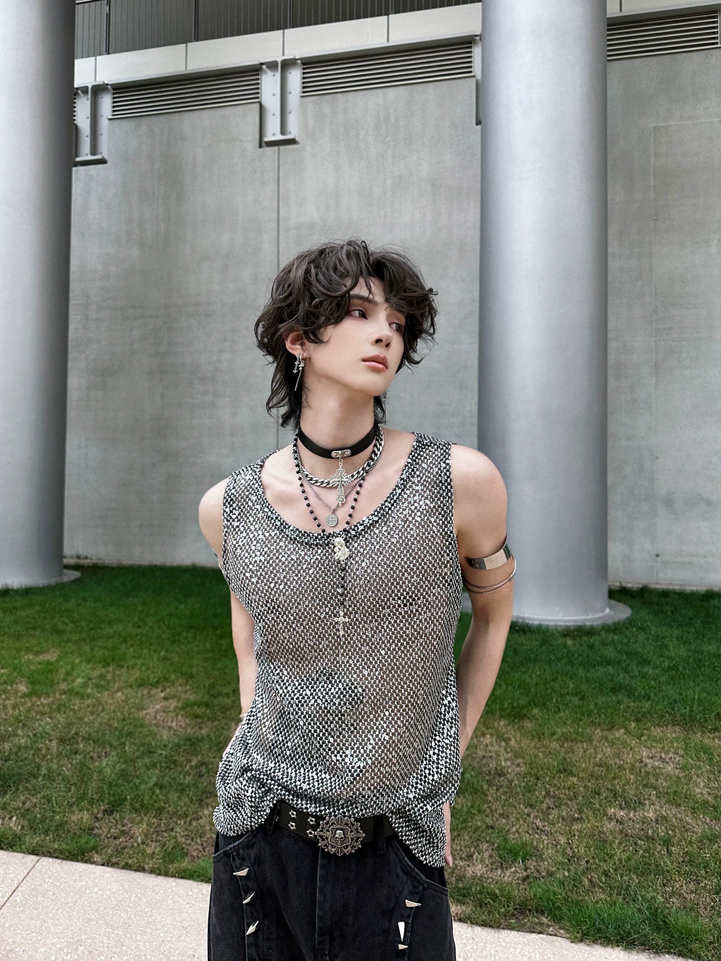 High-Street Cutout Sleeveless Tee
