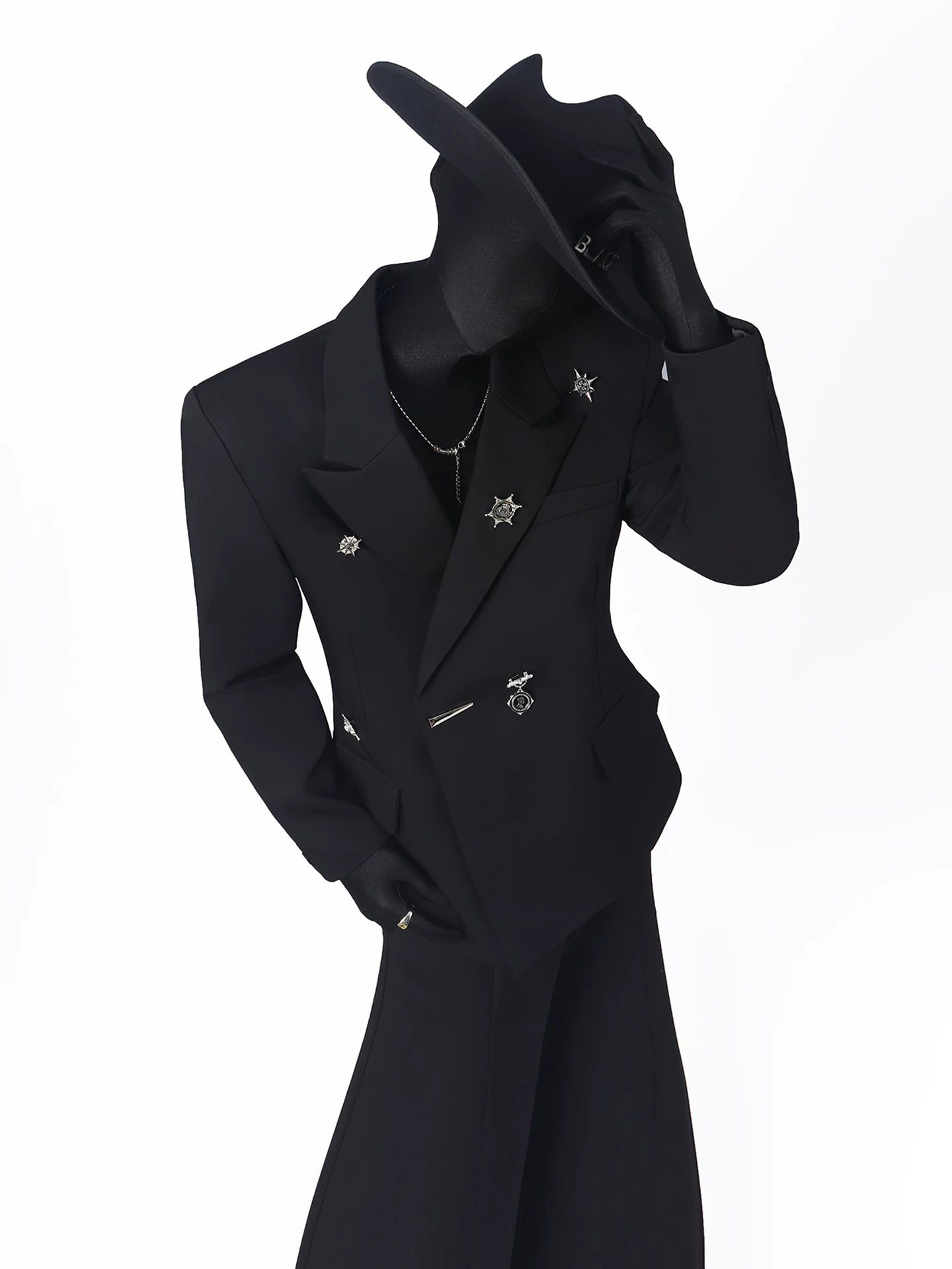 【26s Apr.】Metal-Embellished Waist-Defining Blazer