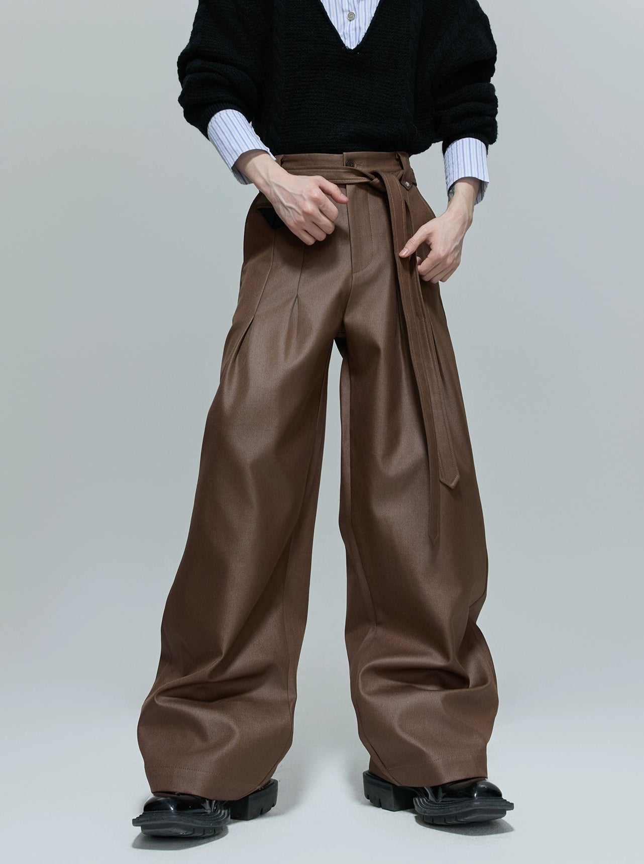 【25s Oct.】High-rise Smooth Fabric Pleated Trousers