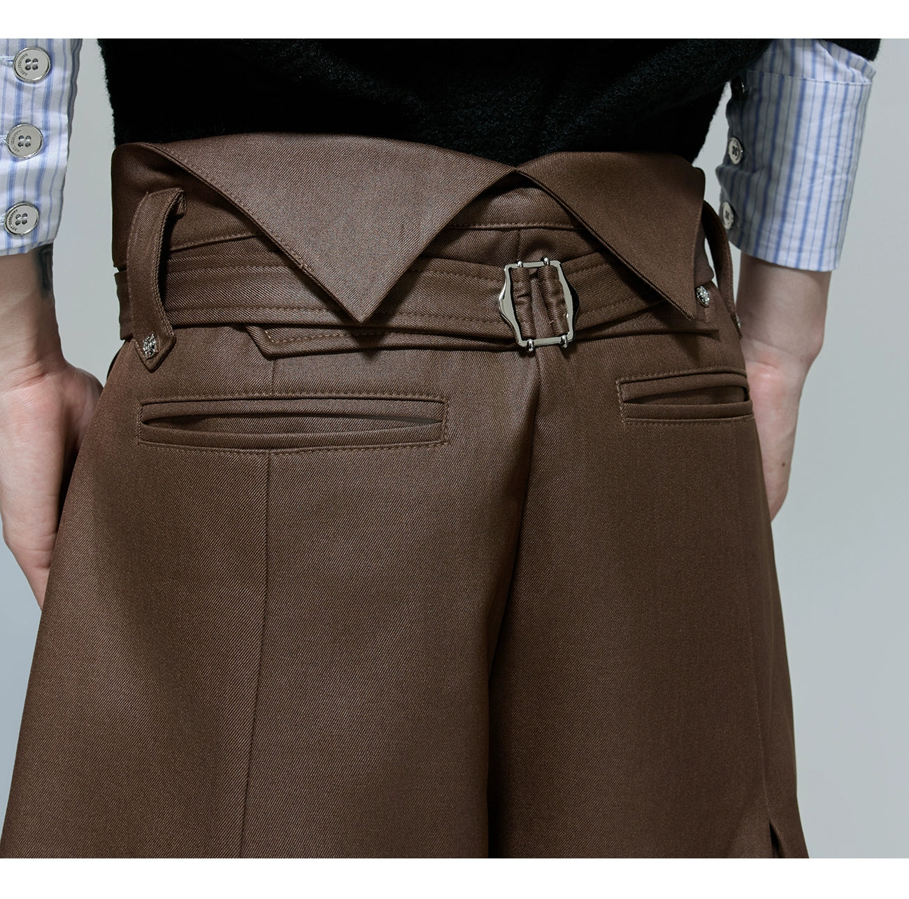 【25s Oct.】High-rise Smooth Fabric Pleated Trousers