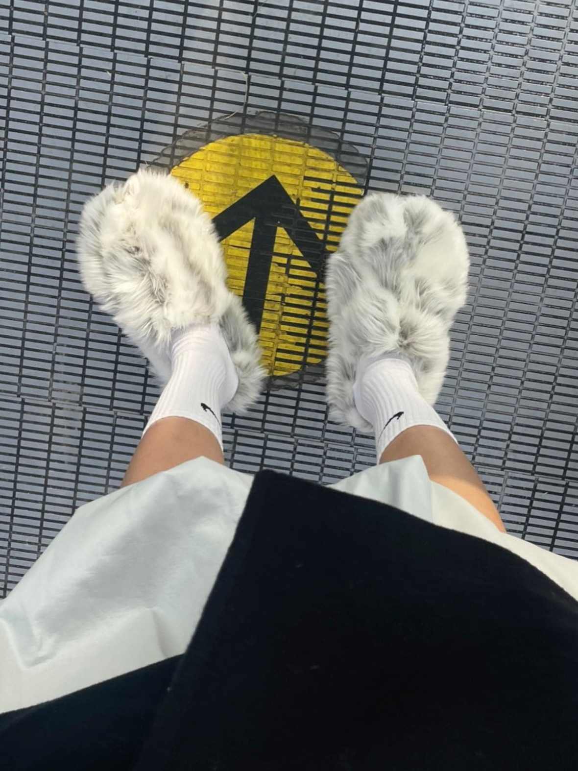 【NEW】Long-haired Eco-friendly Faux Fur Slippers (Shoes)