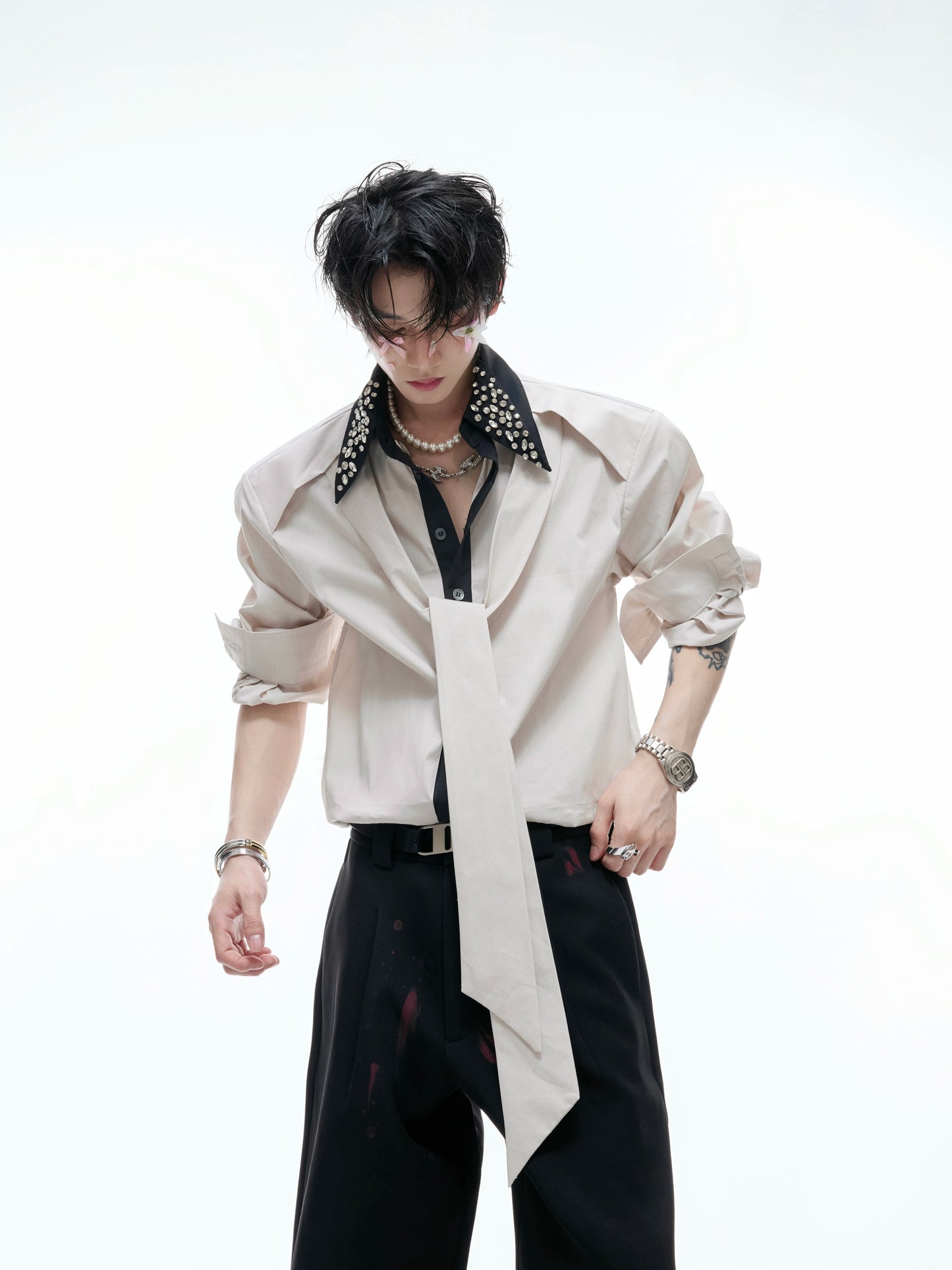 【25s Aug.】Diamond-embellished Ribbon-trimmed Shirt