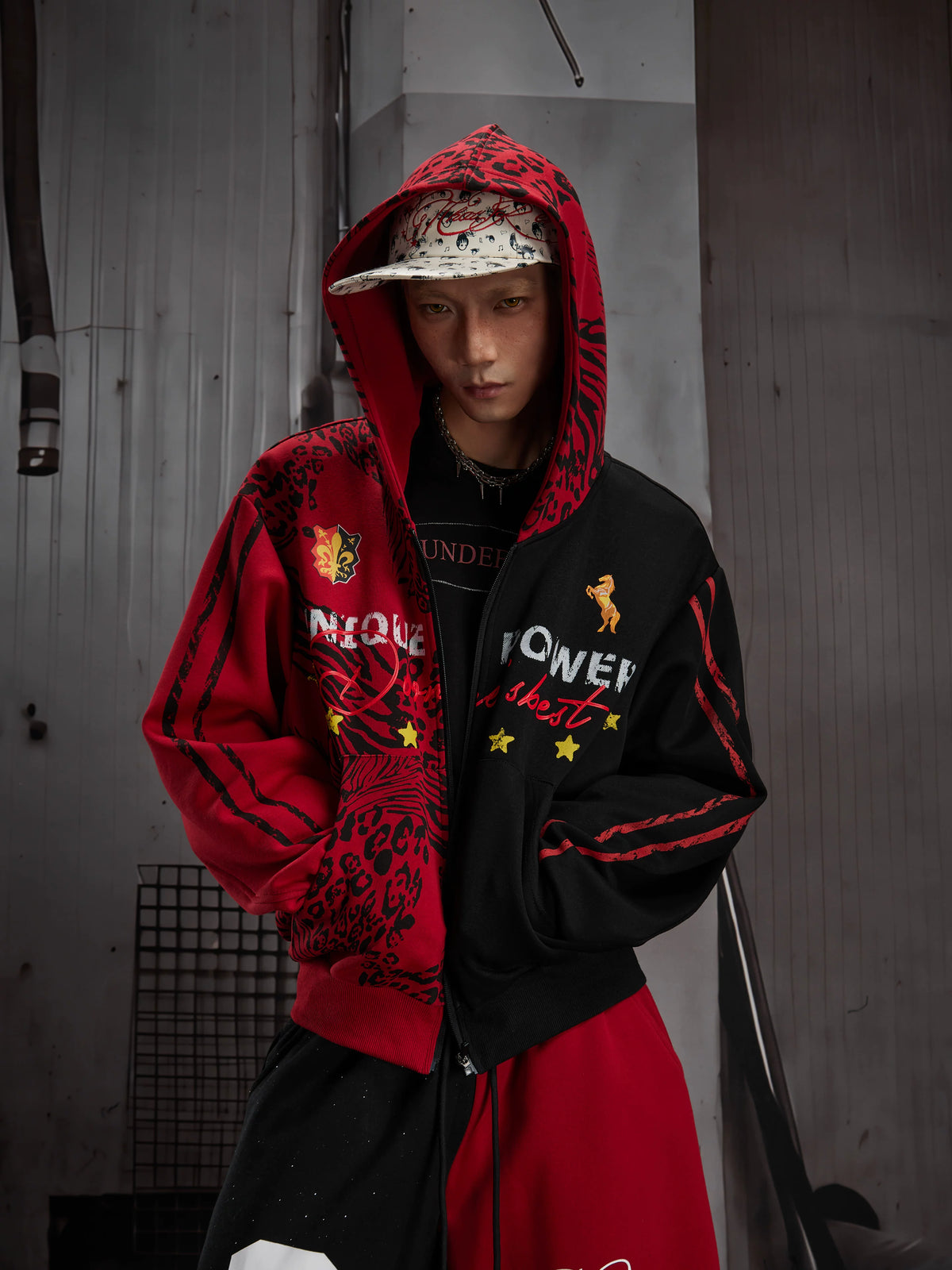 Black Red Contrast Graphic Hoodie