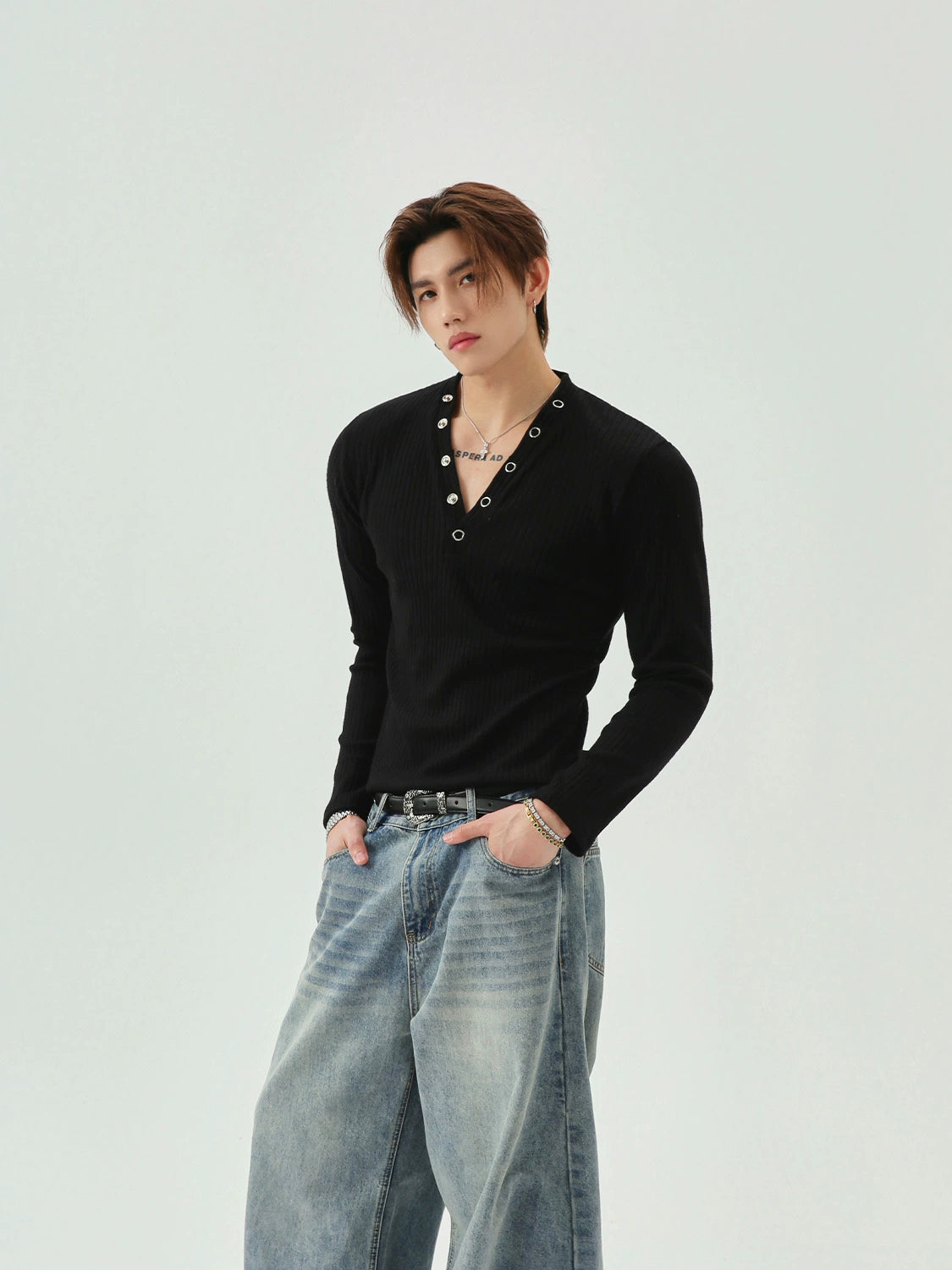 【25s Jun.】Button V-Neck Slim Fit Shirt