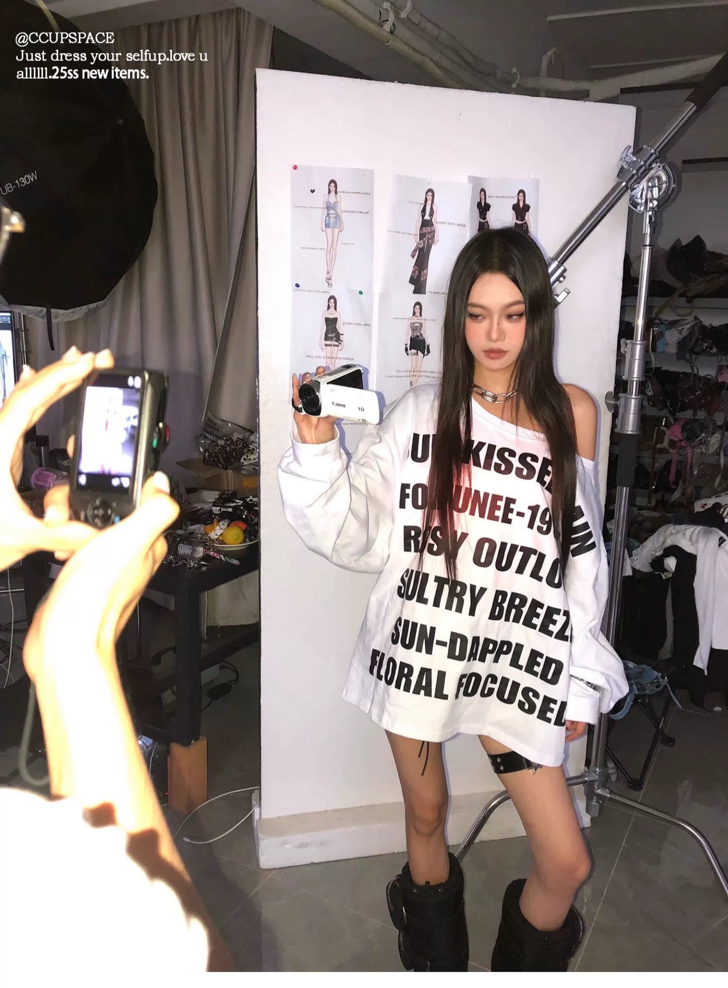 【25s Nov.】Letter Print Off-Shoulder Long-Sleeve Sweatshirt