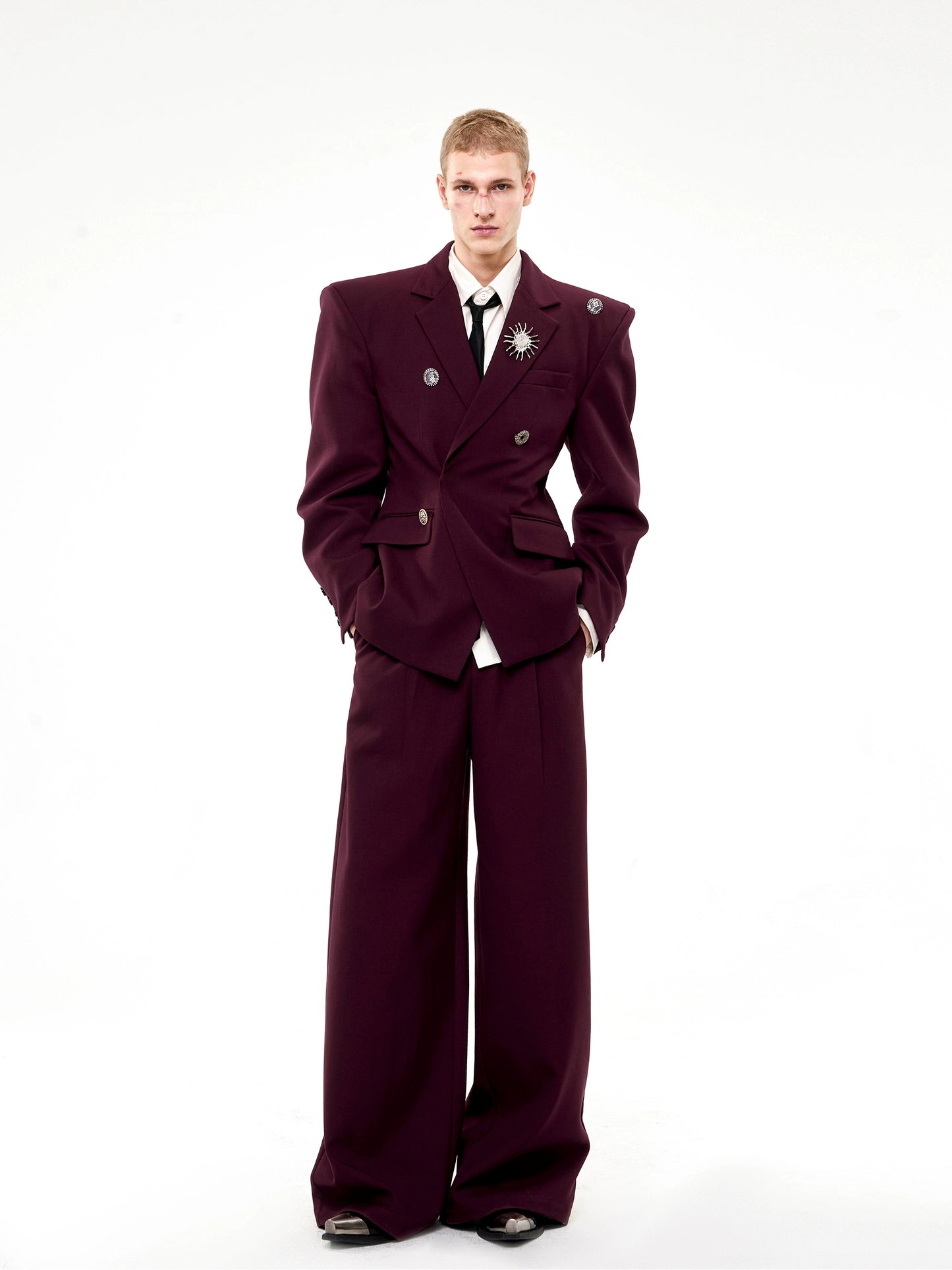 High-end Luxury Metal Brooch Suit / Pants