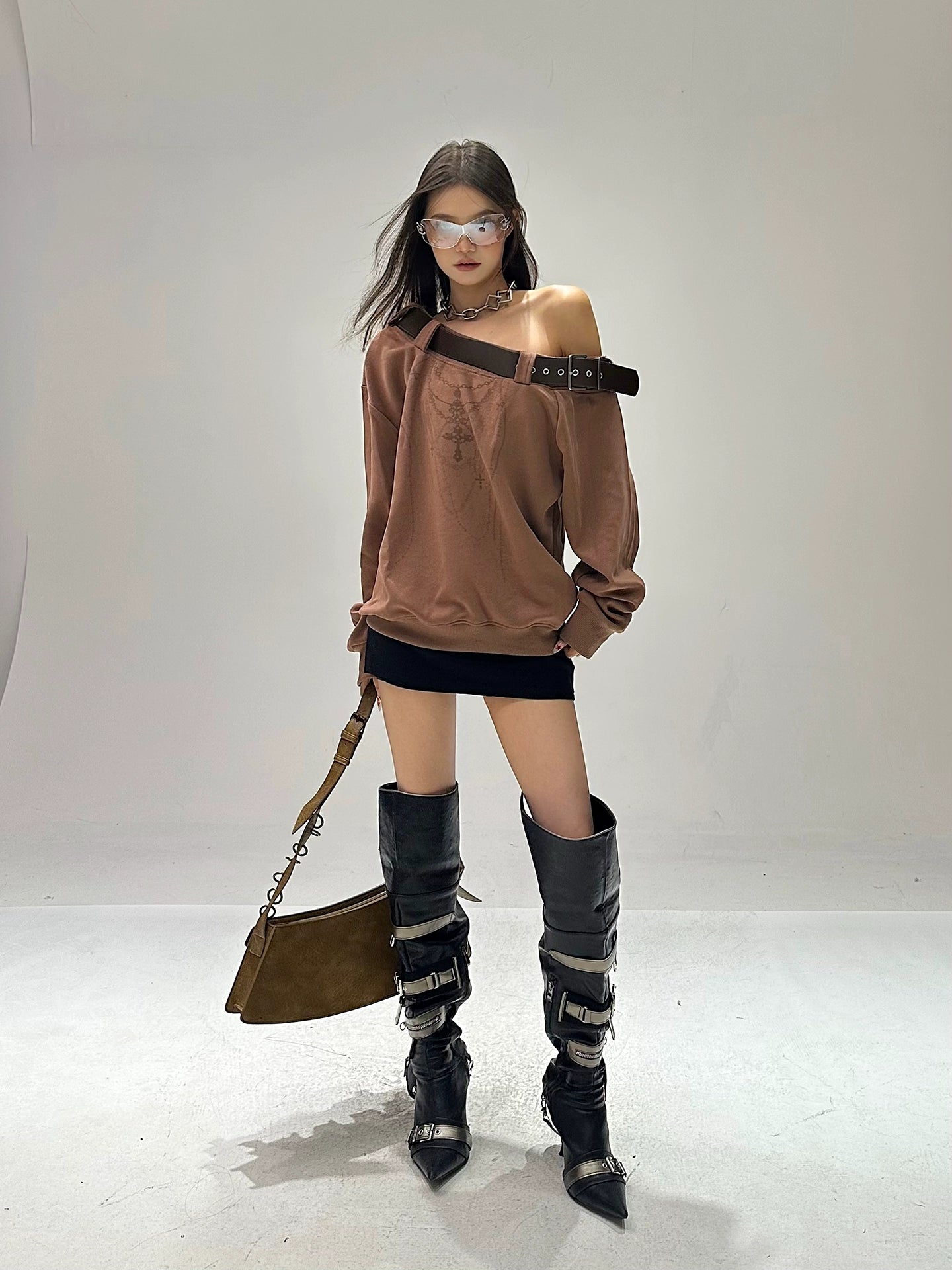 【25s Sep.】Belt with Off-shoulder Lazy Style Sweatshirt