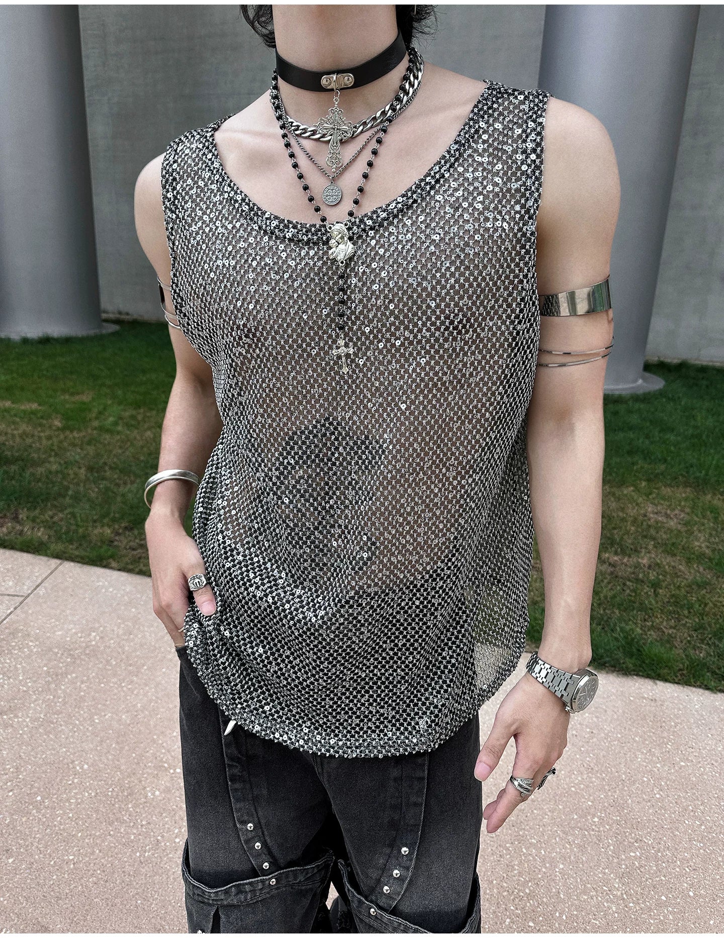 High-Street Cutout Sleeveless Tee
