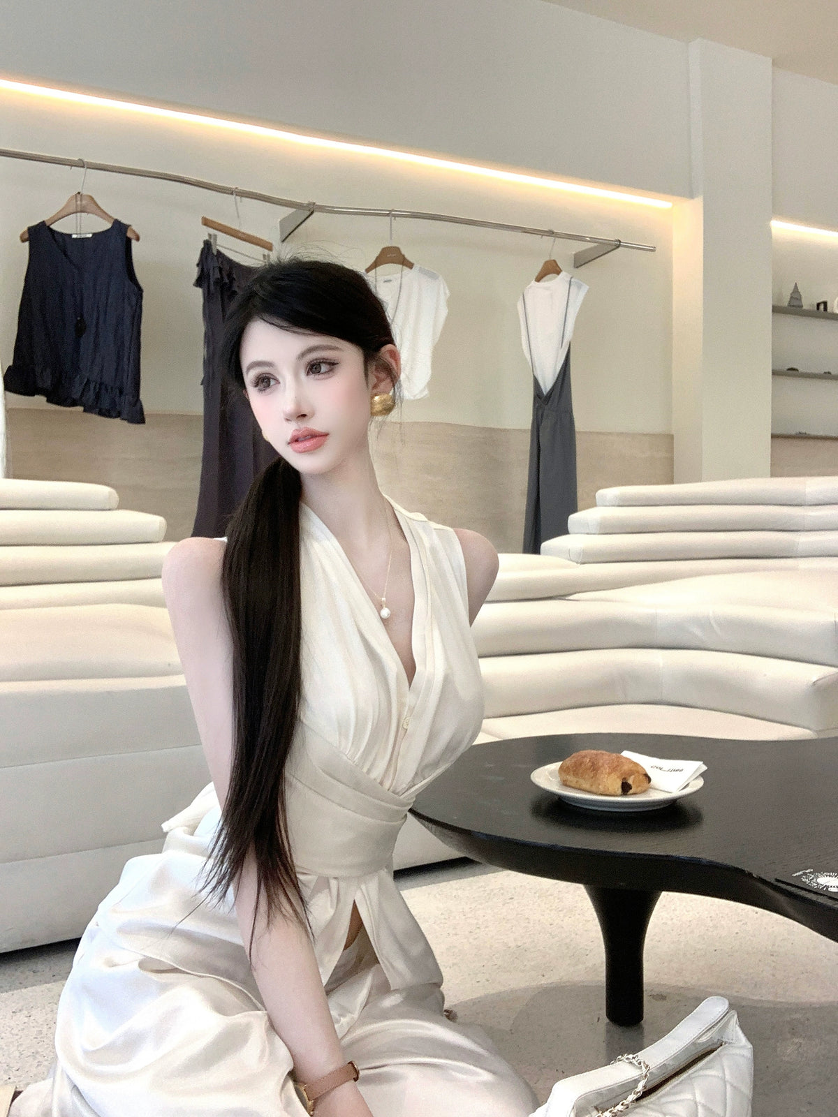 【25s Aug.】Old Money Style V-Neck Silk Sleeveless Top / Loose Pants