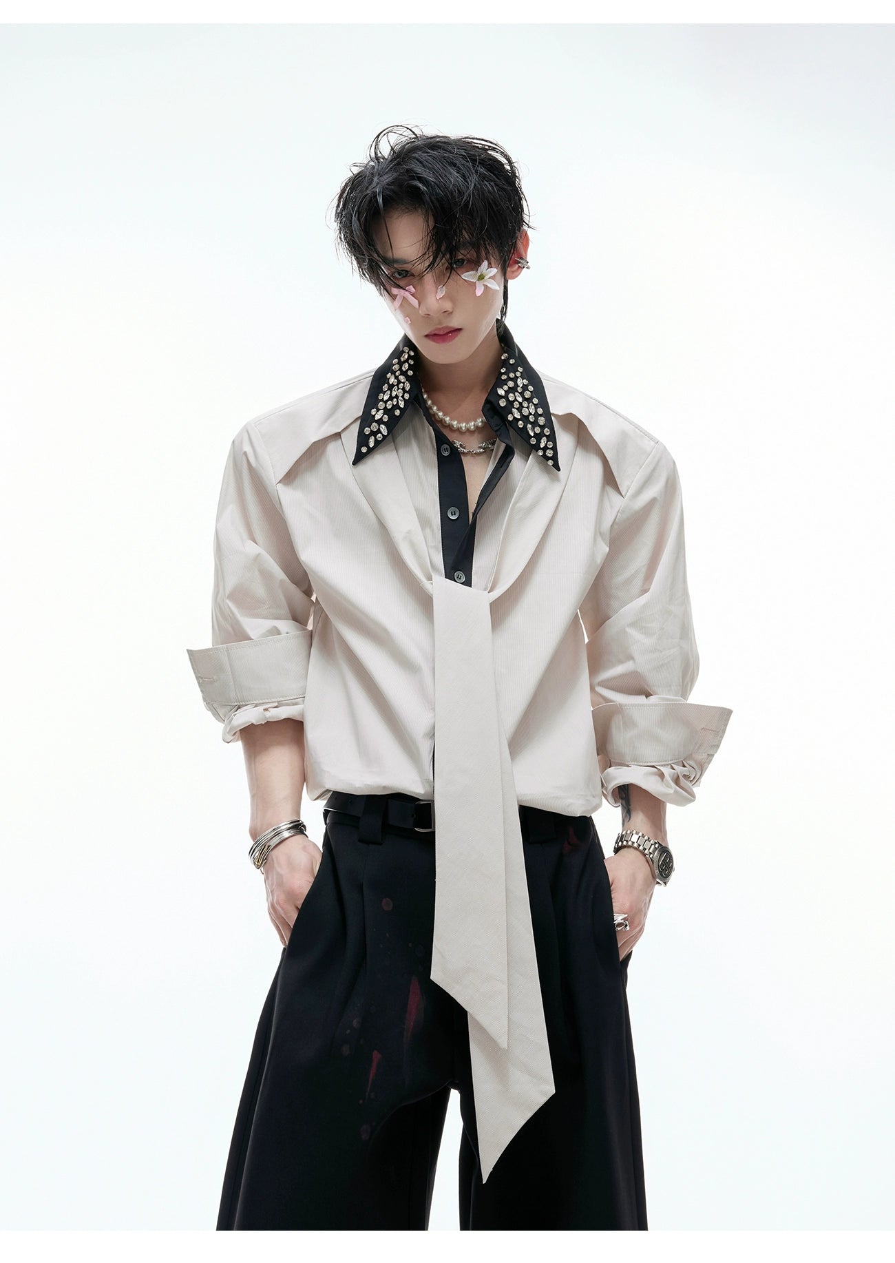 【25s Aug.】Diamond-embellished Ribbon-trimmed Shirt