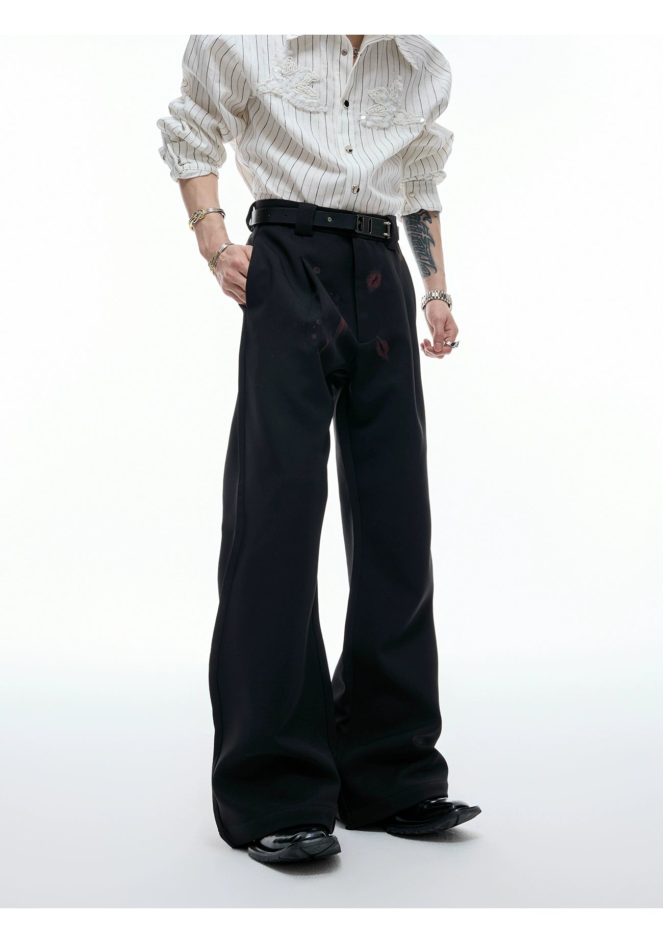 【25s Aug.】Pleated Red Lip Print Flared Trousers