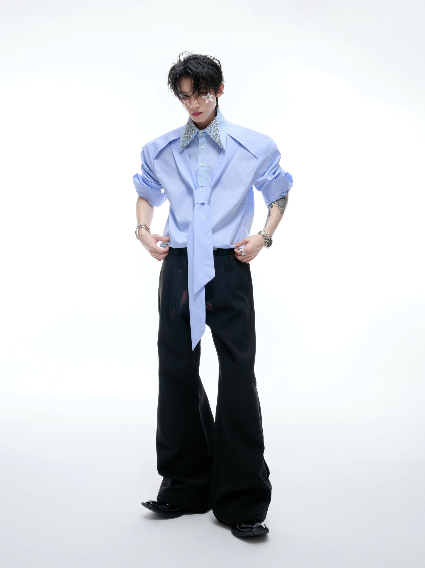 【25s Aug.】Diamond-embellished Ribbon-trimmed Shirt