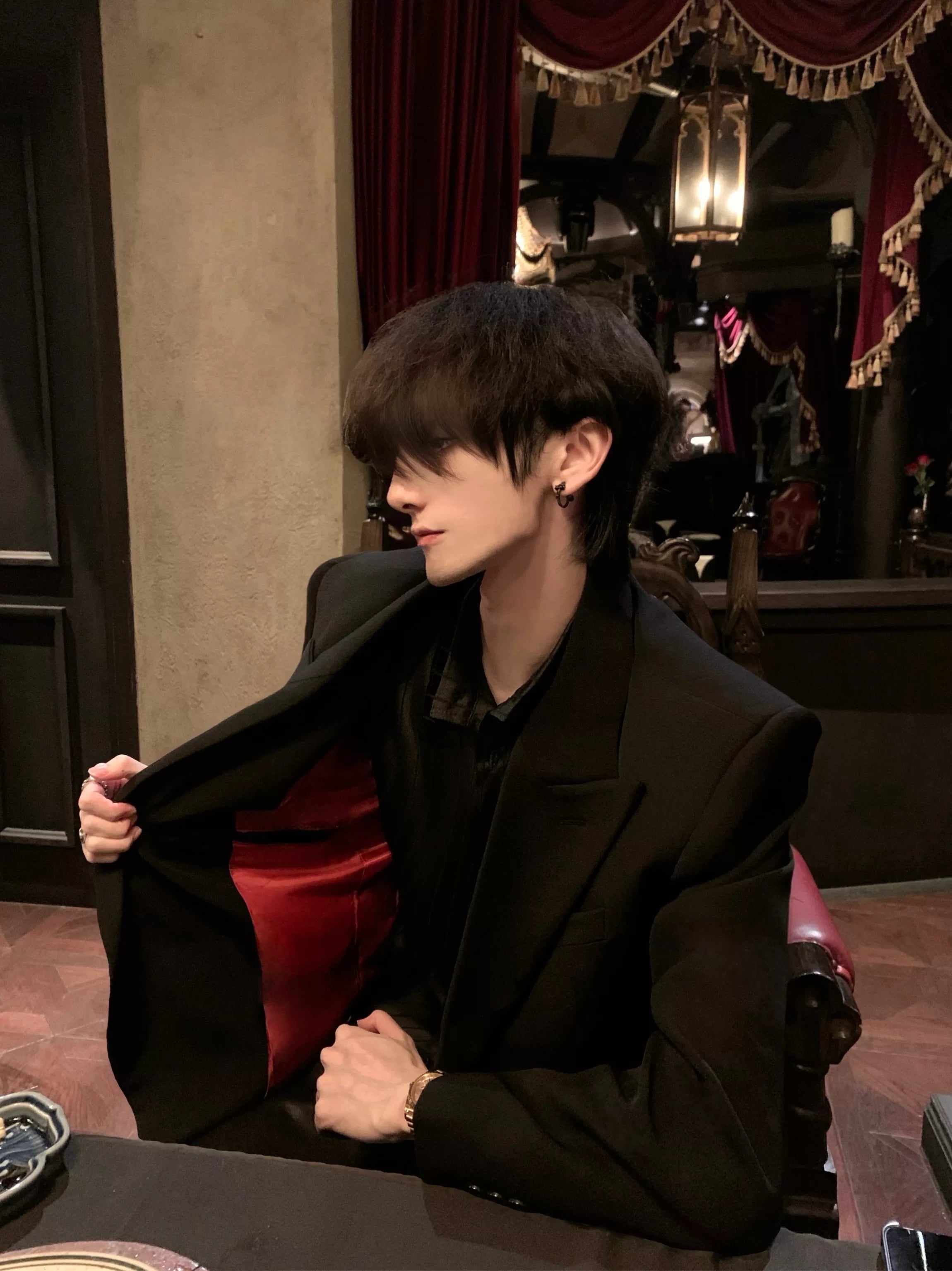 Red Lining Cinched Black Blazer