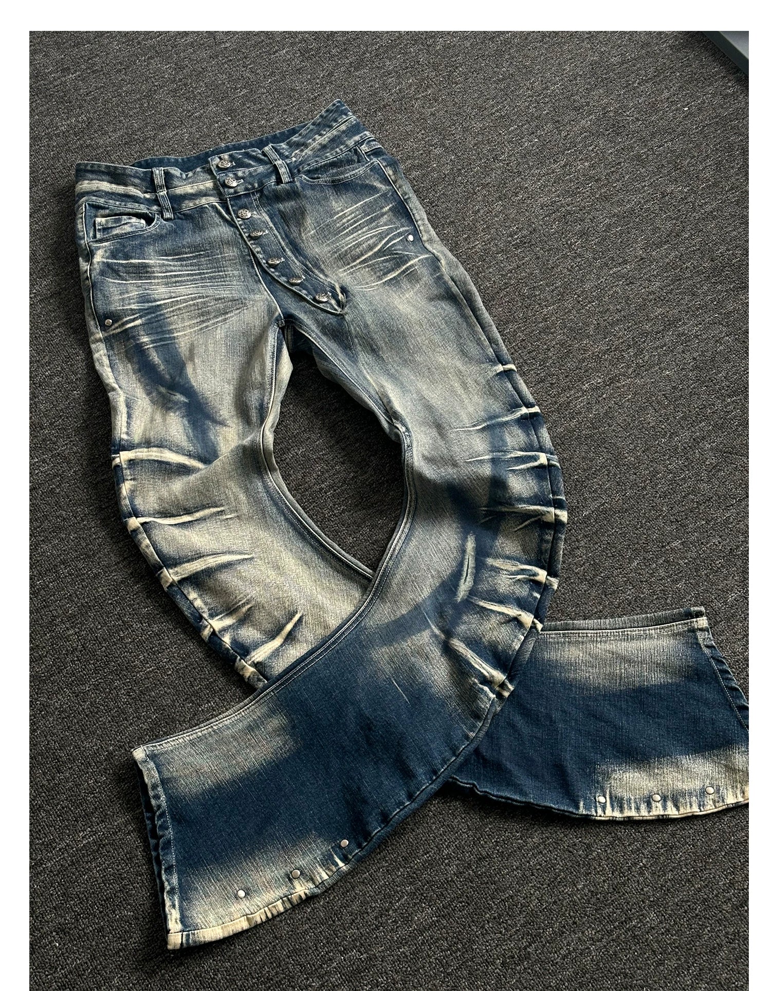 【26s Jan.】Blade-Washed Curved Fit Stretch Denim Jeans