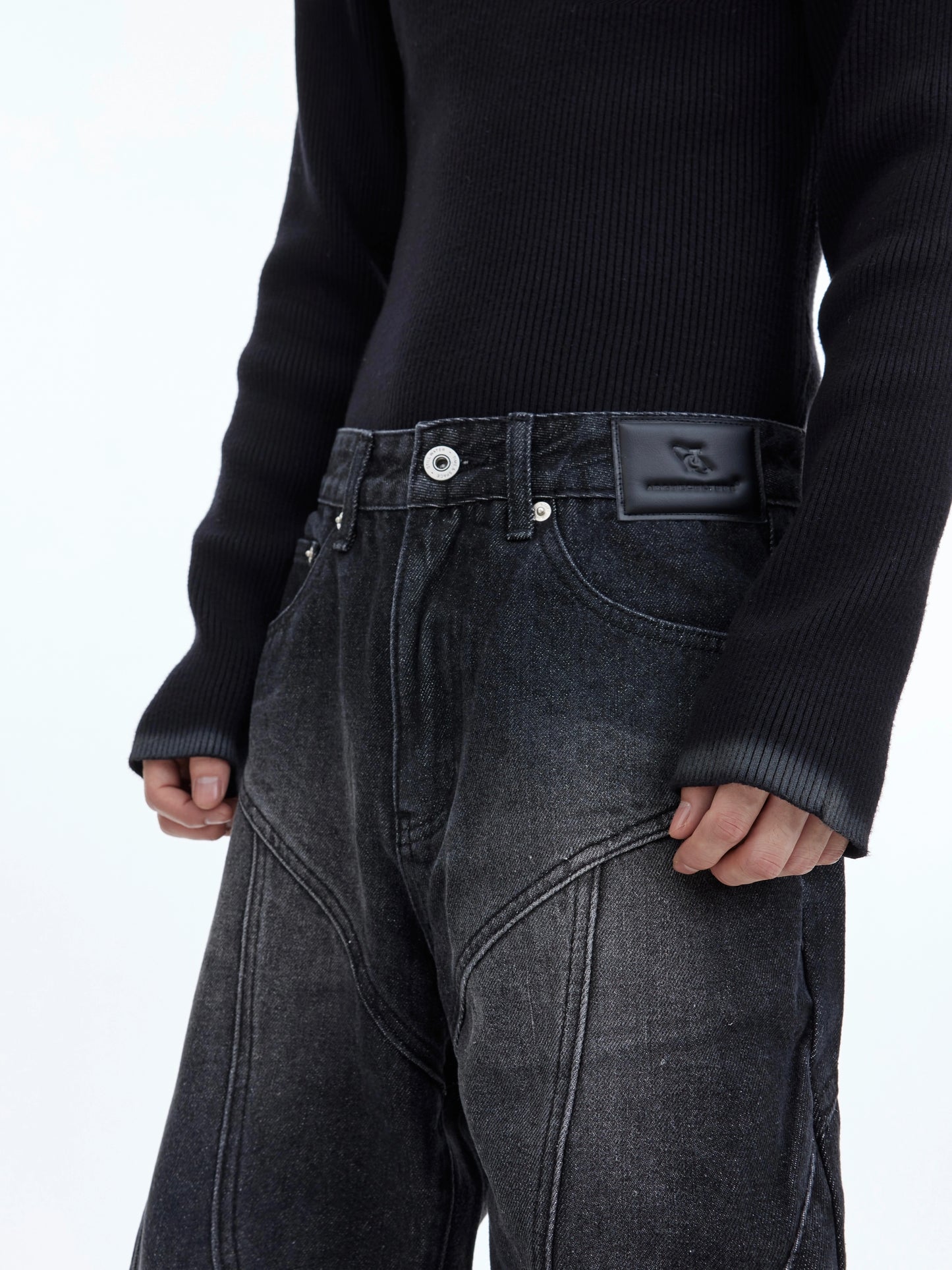 【25s Nov.】Washed Distressed Structured Jeans