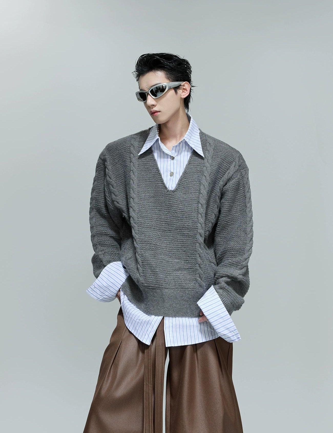 【25s Oct.】Shirt-paneled Button-down V-neck Sweater