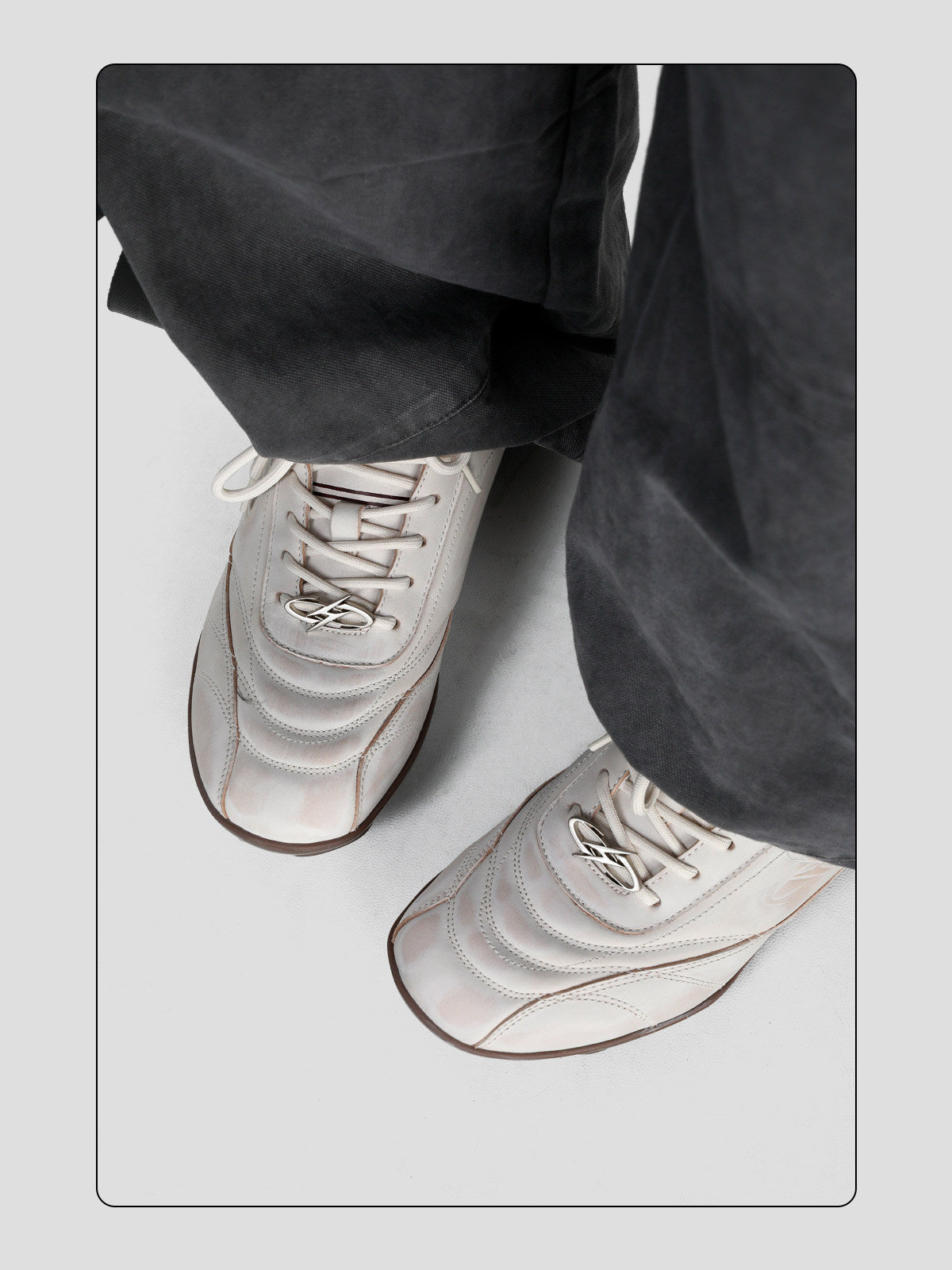 Retro-style Versatile Leather Soccer Shoes