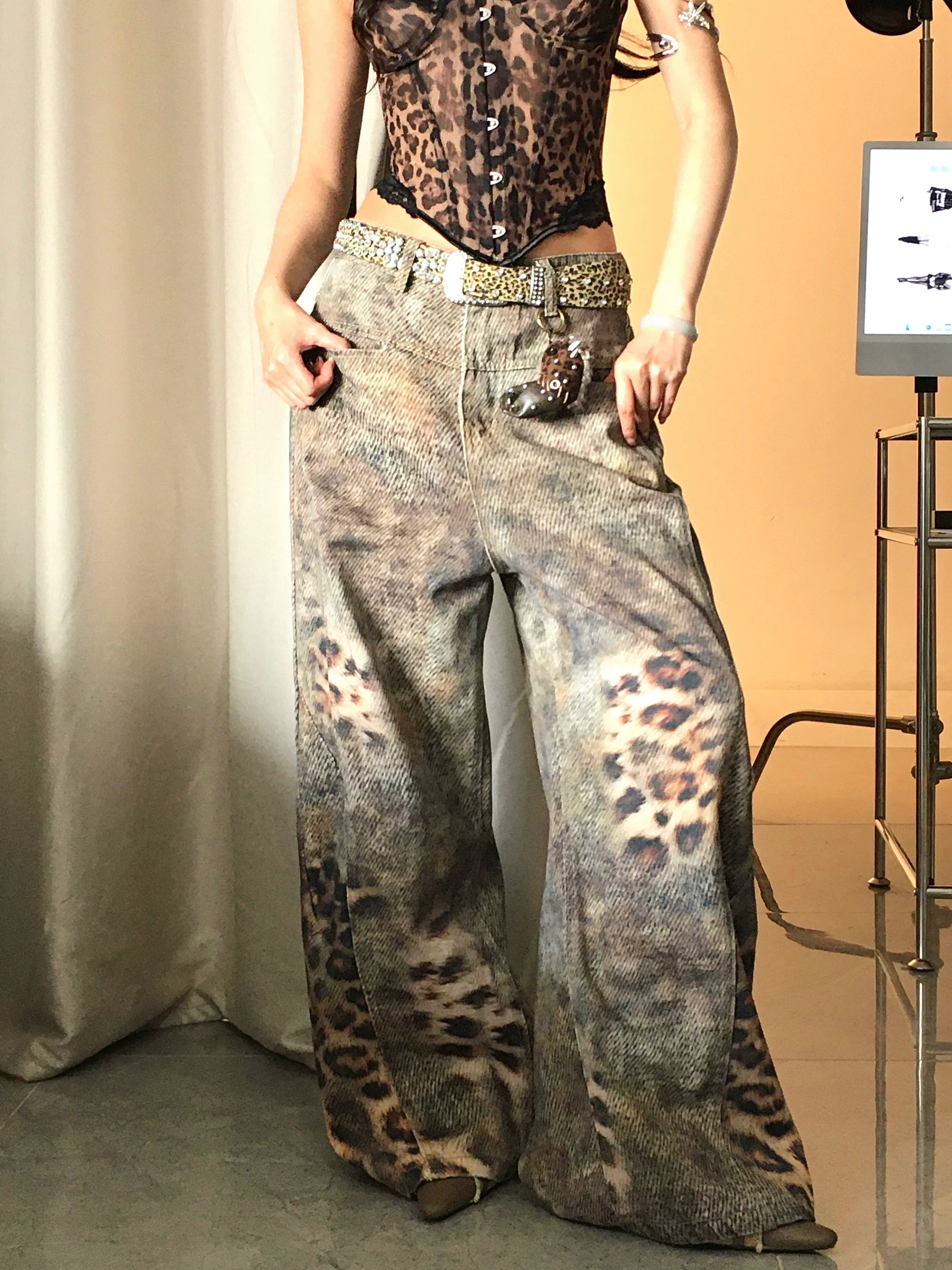【26s Mar.】Washed Leopard Wide Denim Pants