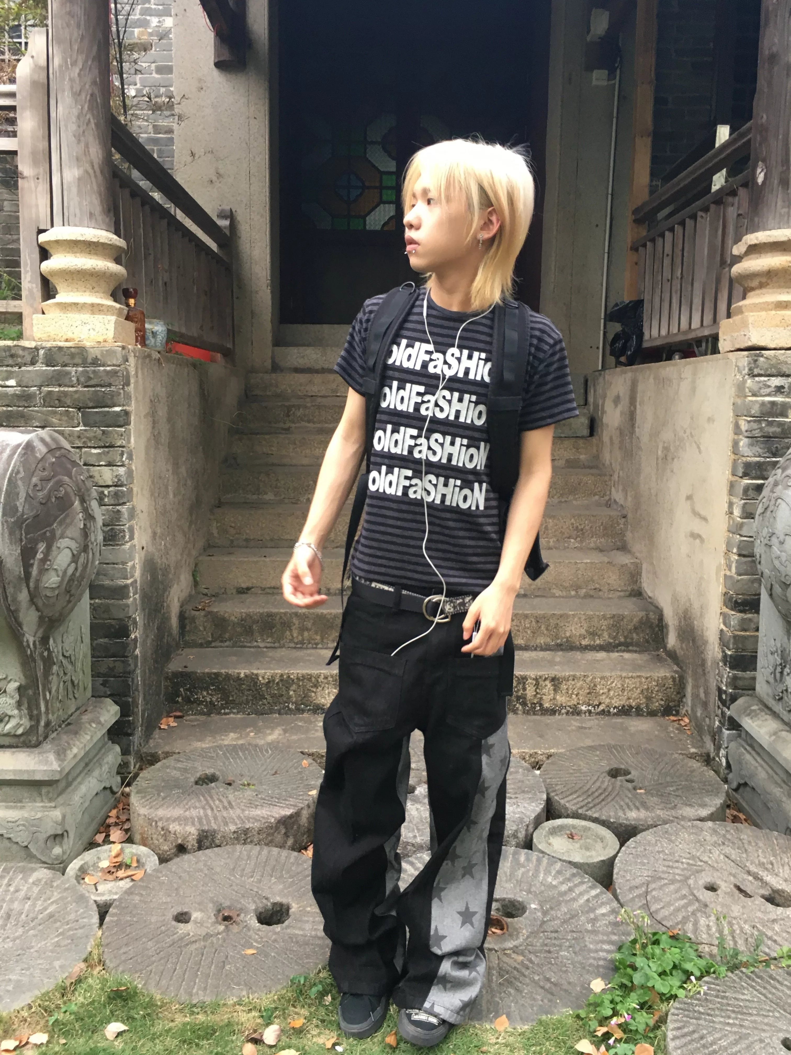 ColdFaSHioN Silver Graphic Stripe Tee