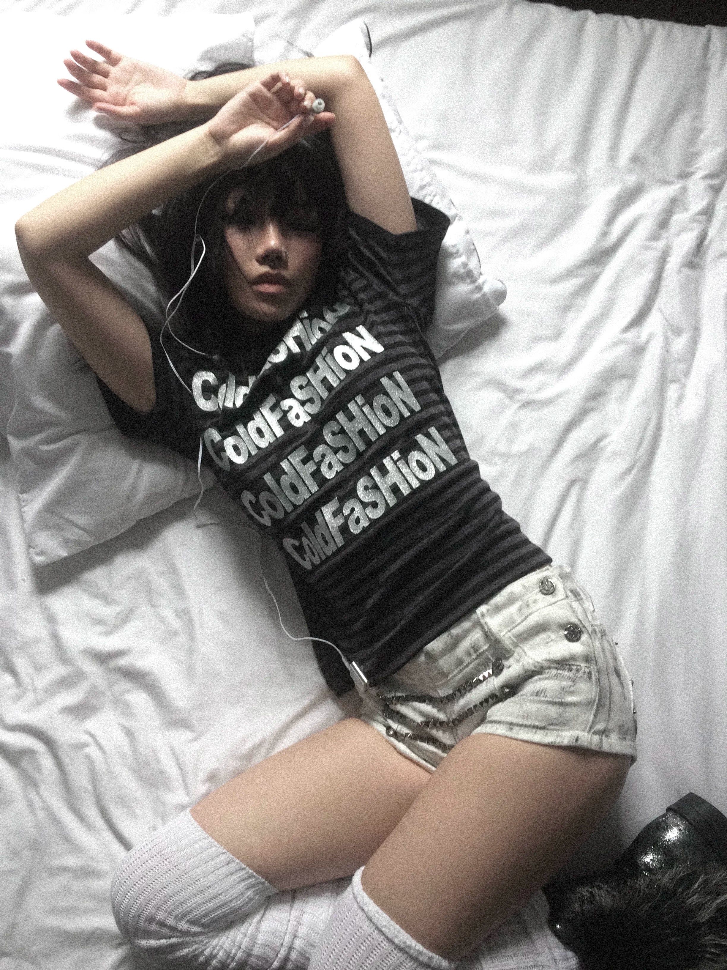 ColdFaSHioN Silver Graphic Stripe Tee