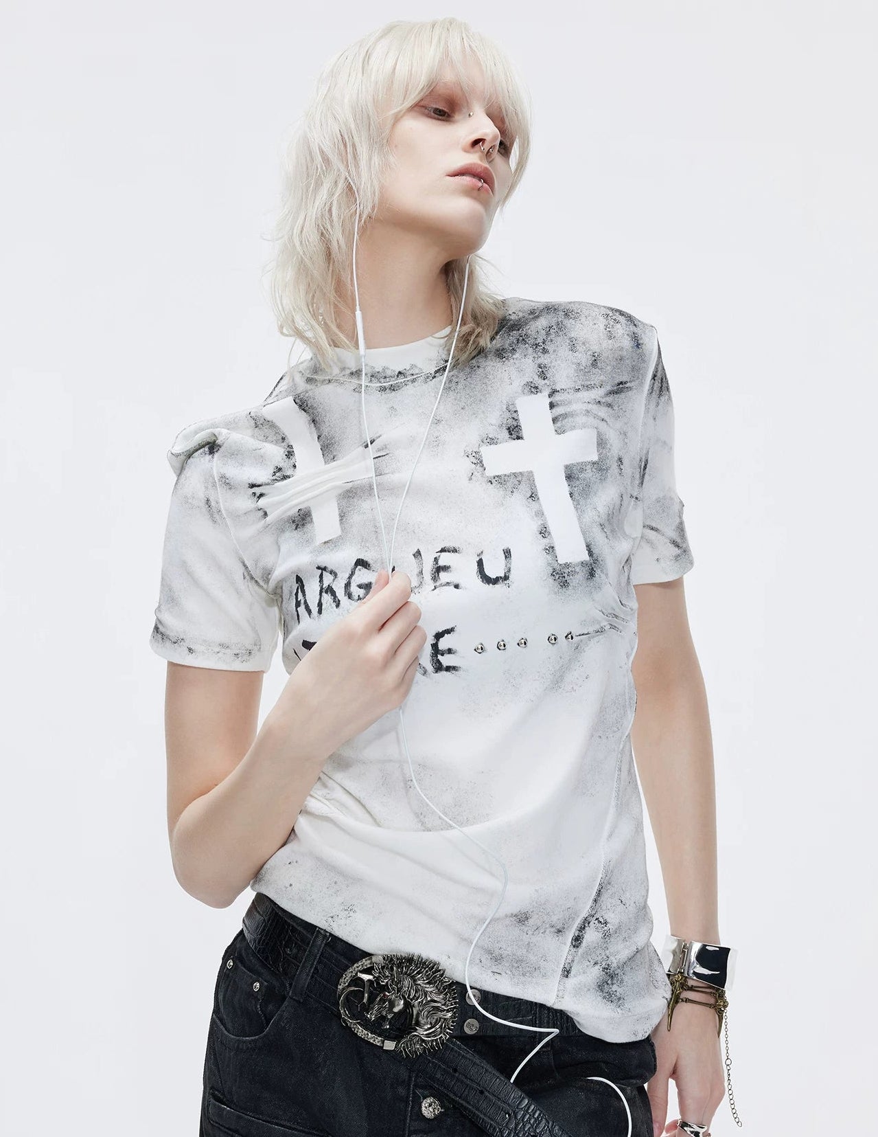 【26s May.】Distressed Cross Studded Slim Tee