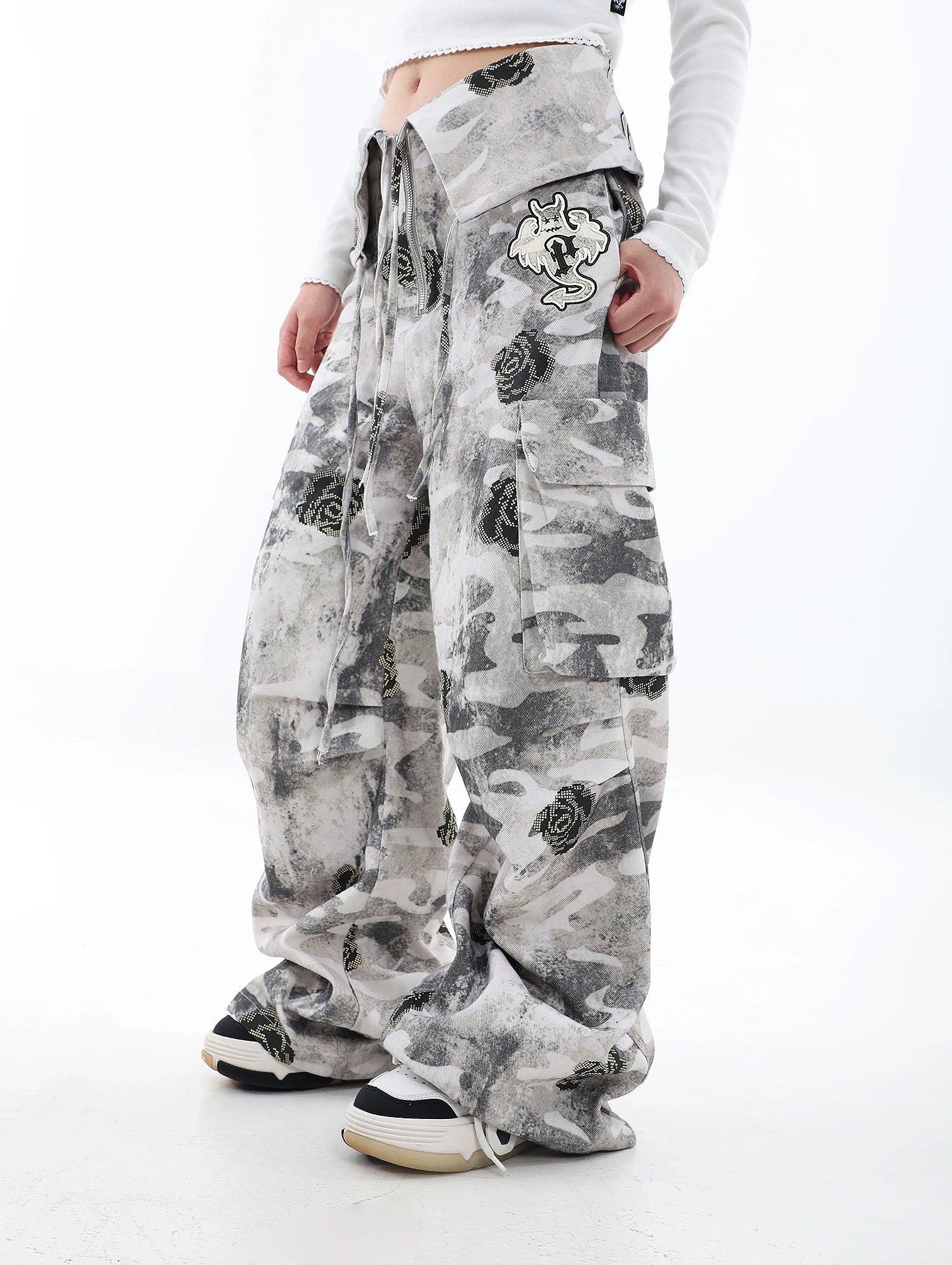 【26s Apr.】Ghost Rose Camo Cargo Pants