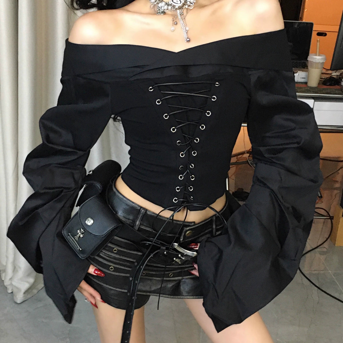 【25s Sep.】Off-the-shoulder Strappy Hottie Waist Shirt