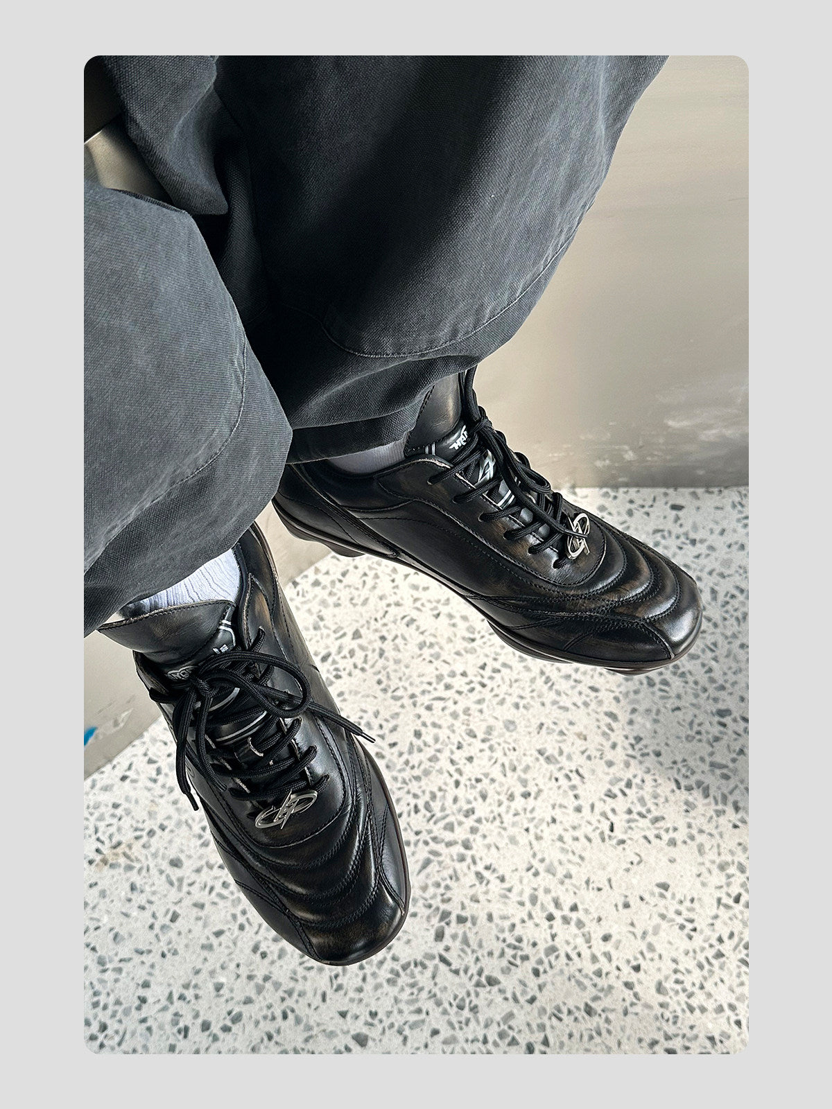 Retro-style Versatile Leather Soccer Shoes