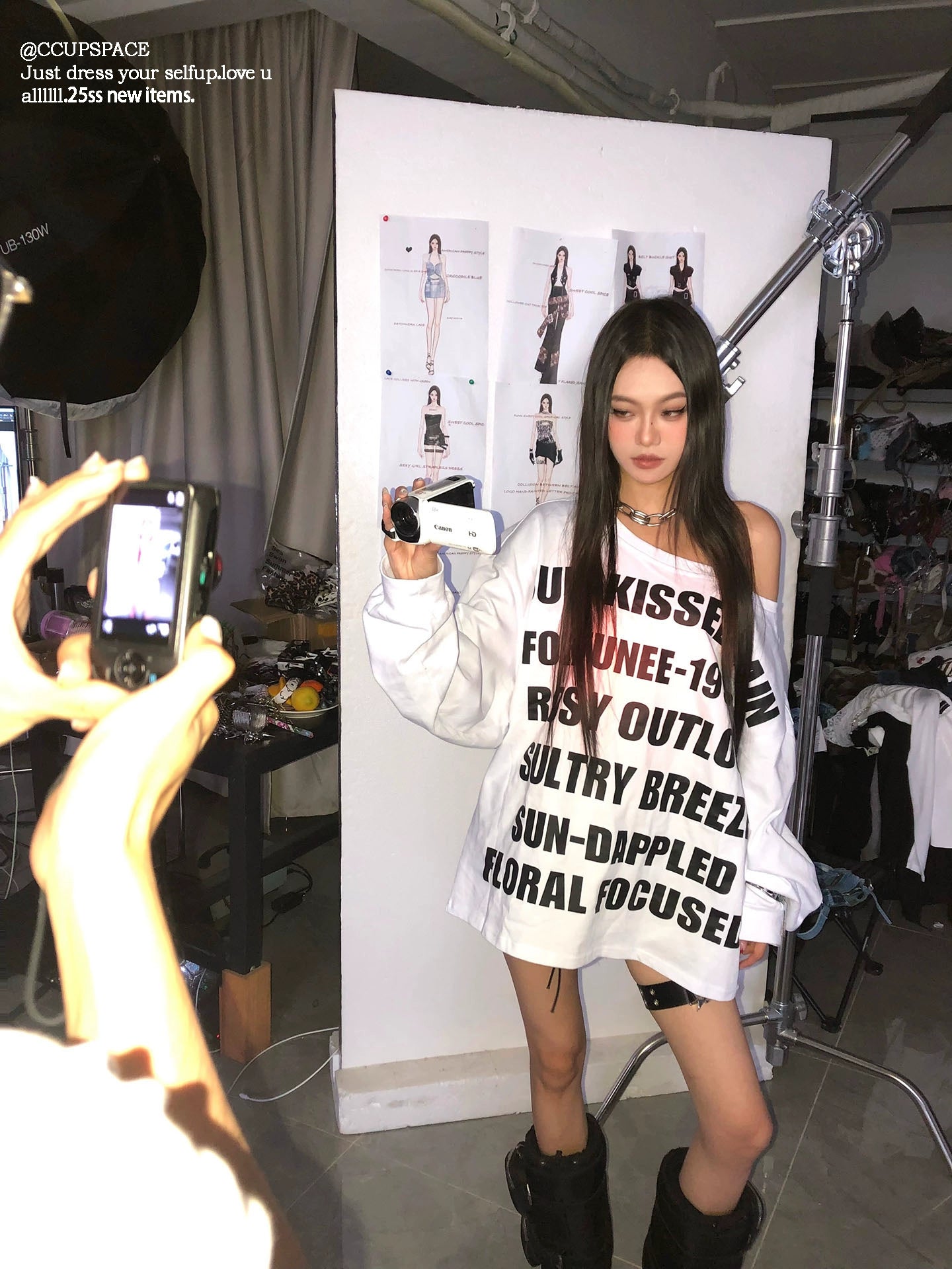 【25s Nov.】Letter Print Off-Shoulder Long-Sleeve Sweatshirt