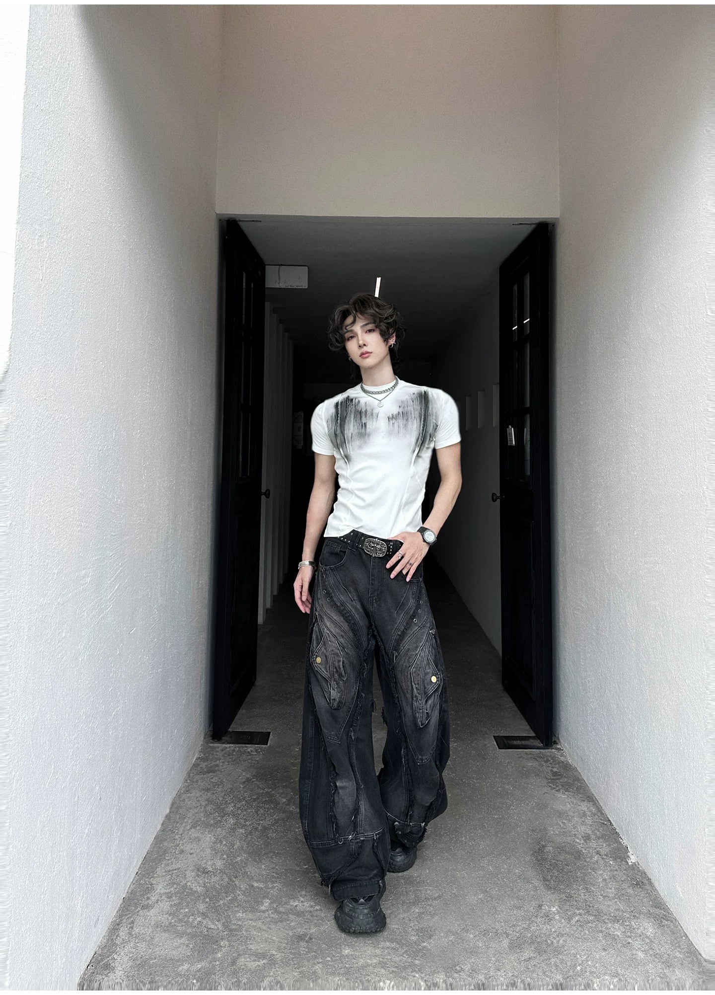 Minimal Graphic Print Tee