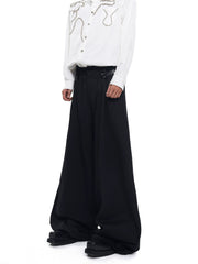 【25s Sep.】Red Wide-Leg Pants with Curved Blade Cut