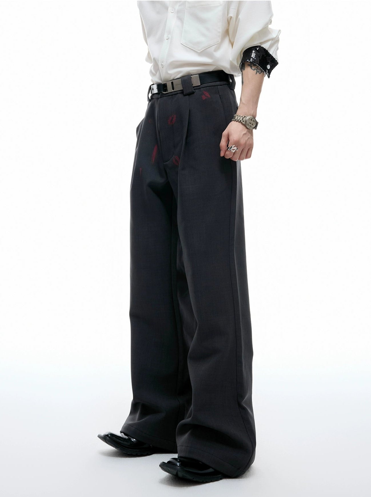 【25s Aug.】Pleated Red Lip Print Flared Trousers