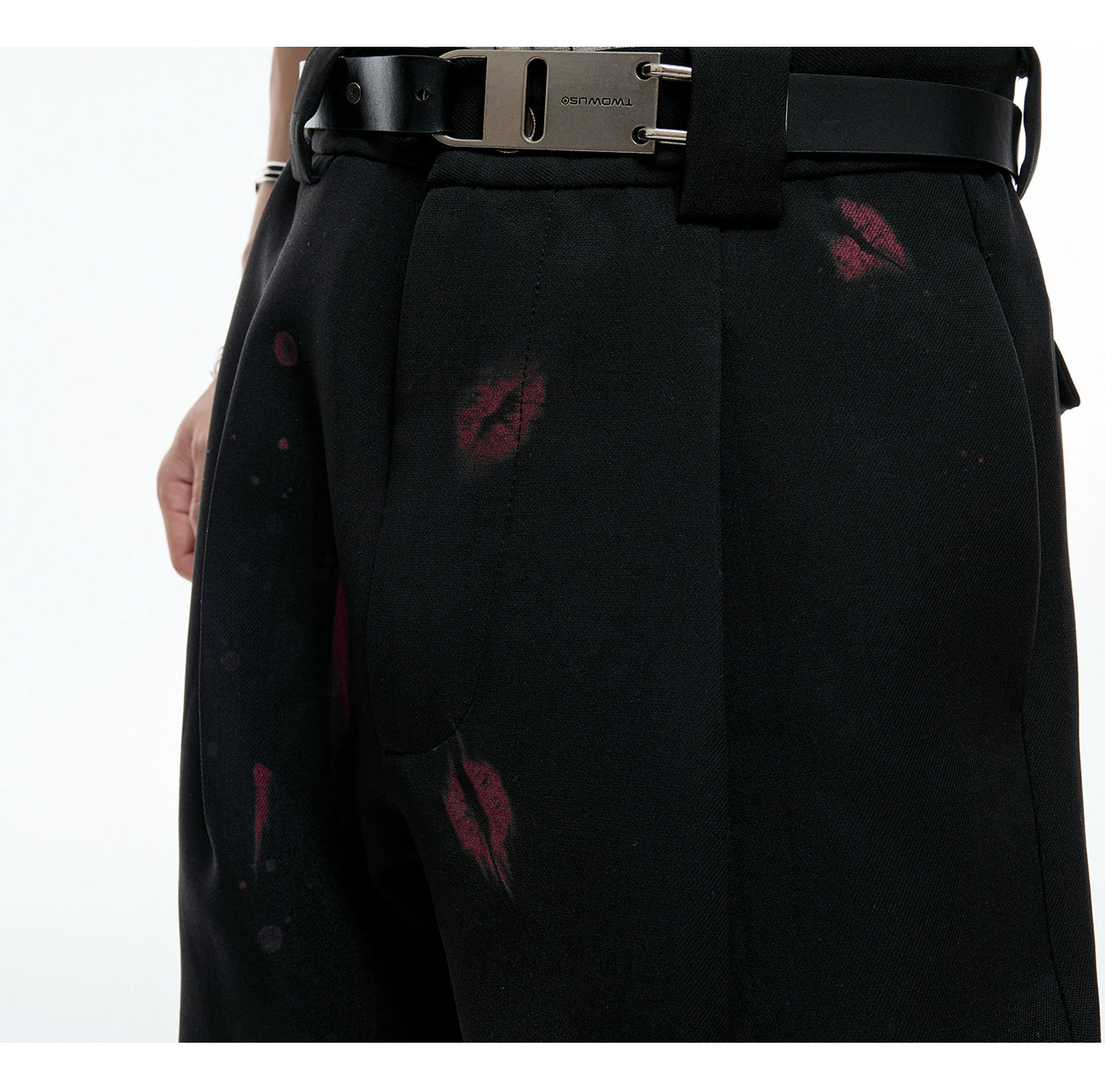 【25s Aug.】Pleated Red Lip Print Flared Trousers