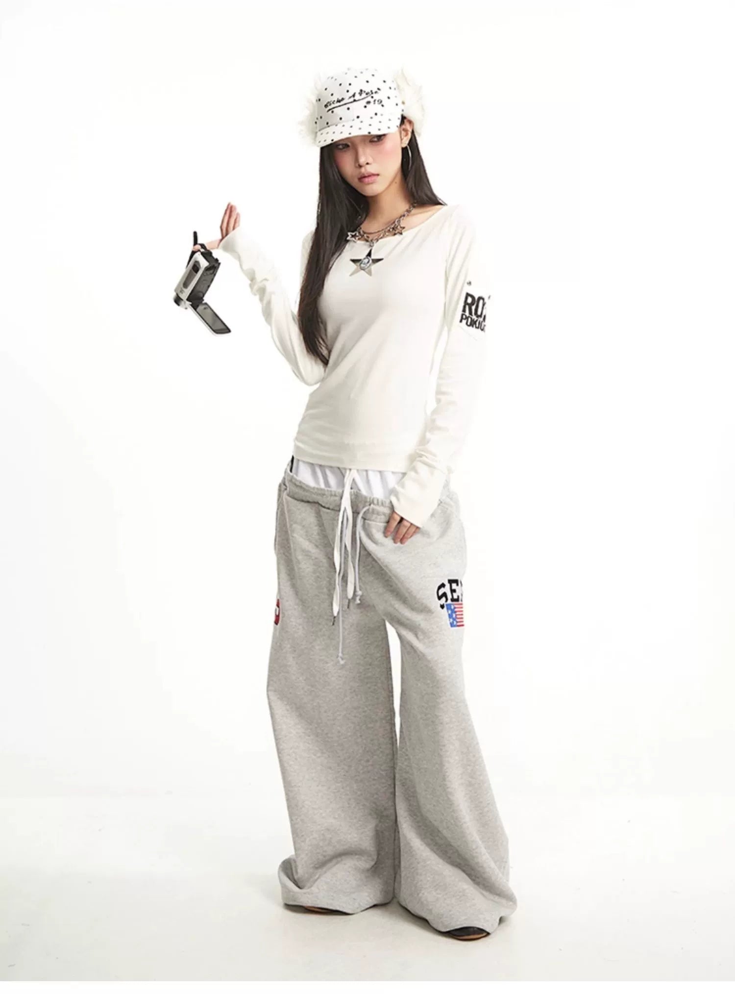 【25s Dec.】Retro Letter Print Off-shoulder Base Layer