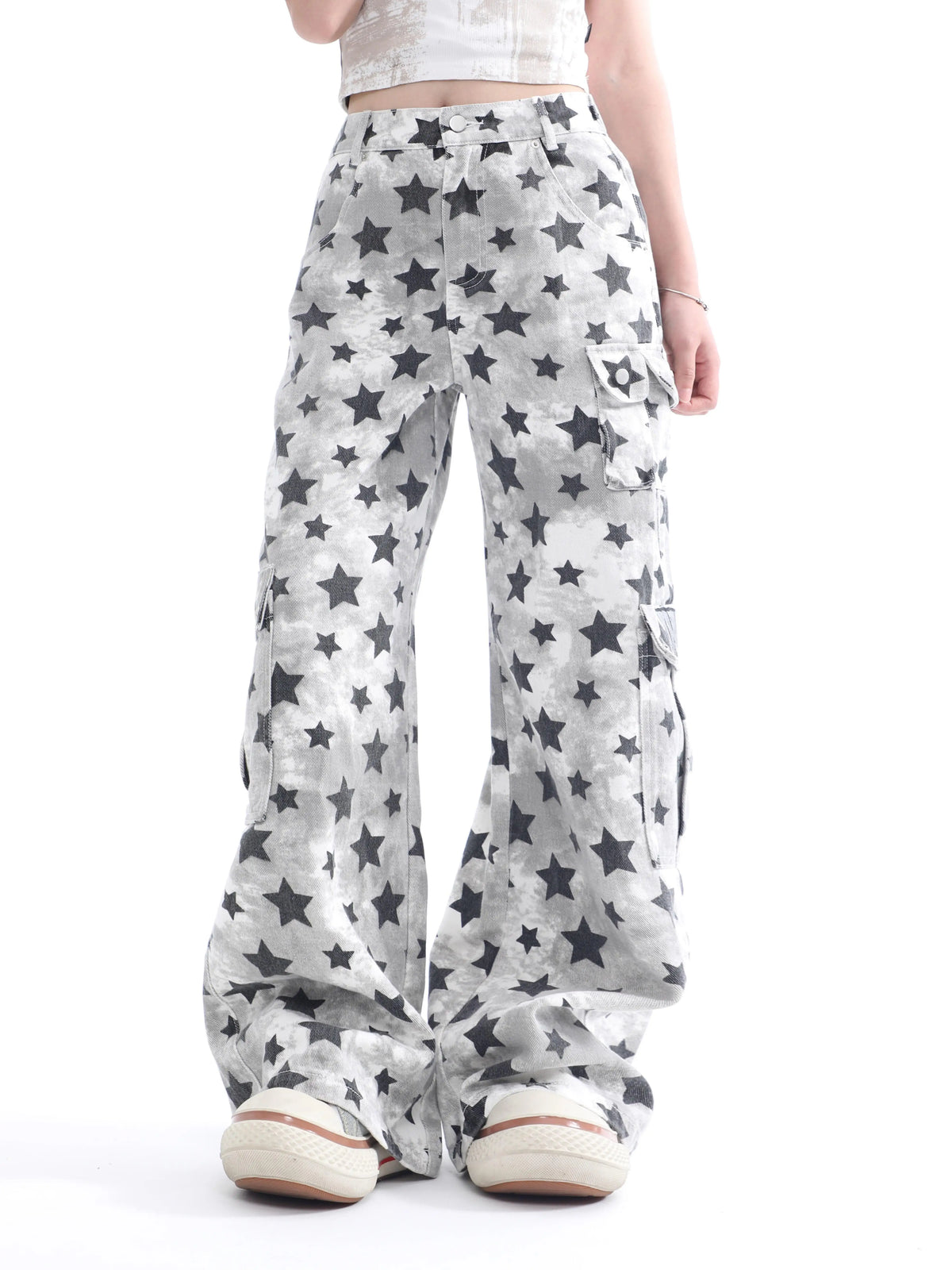 【26s May】Star Patch Distressed Camo Straight Denim Pants