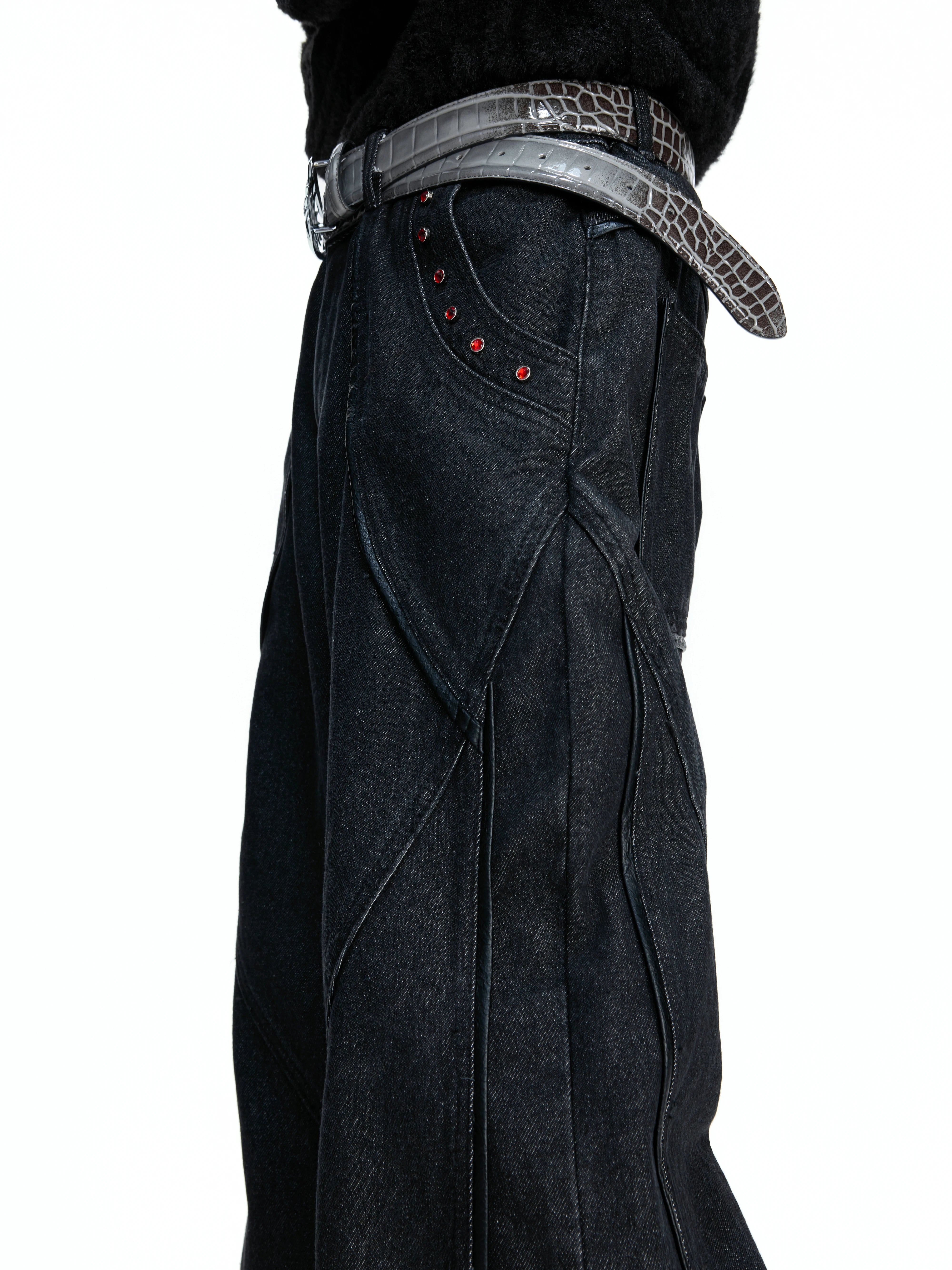 【26s Jan.】Vintage Red Diamond Distressed Washed Denim Jeans