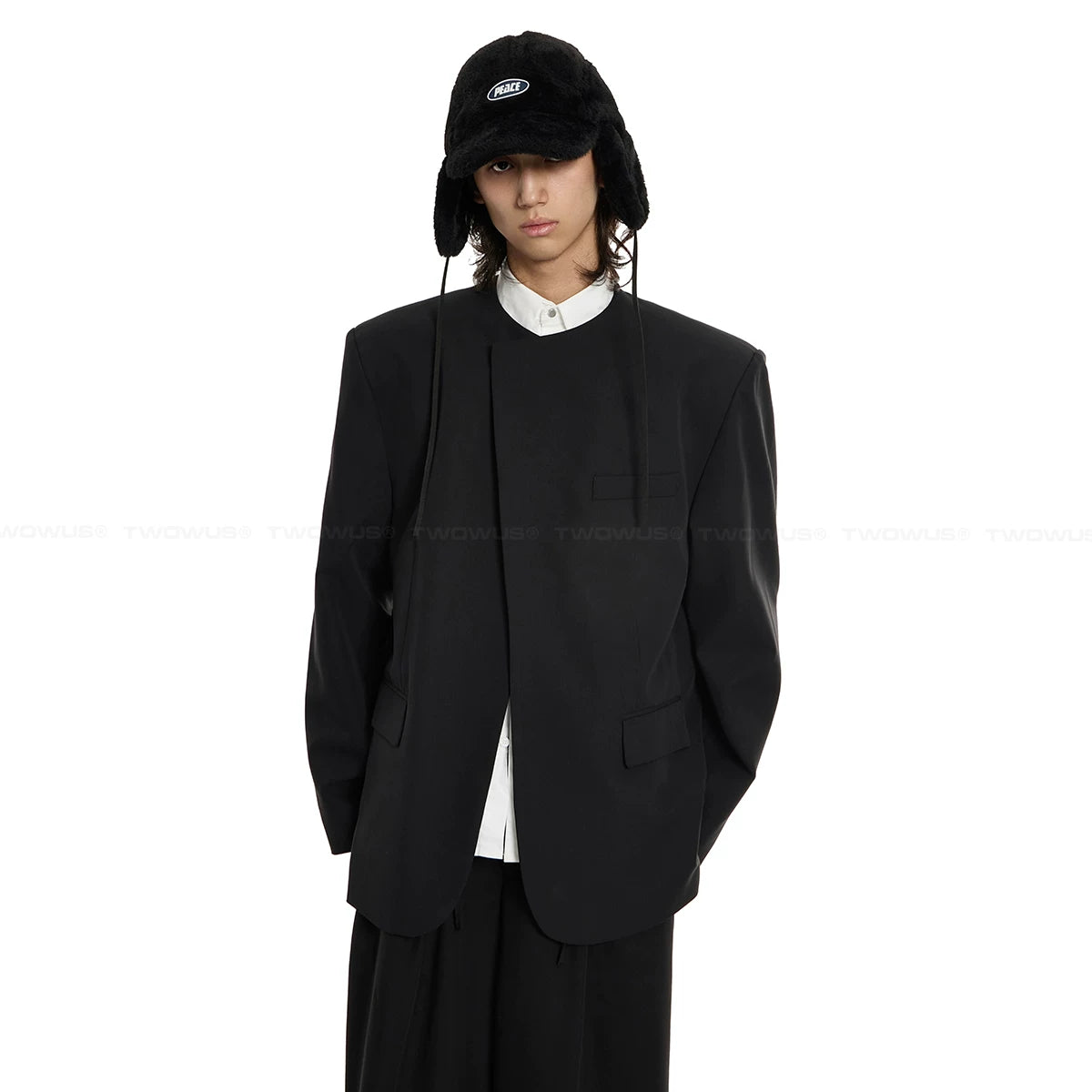 Minimal Round Neck Blazer
