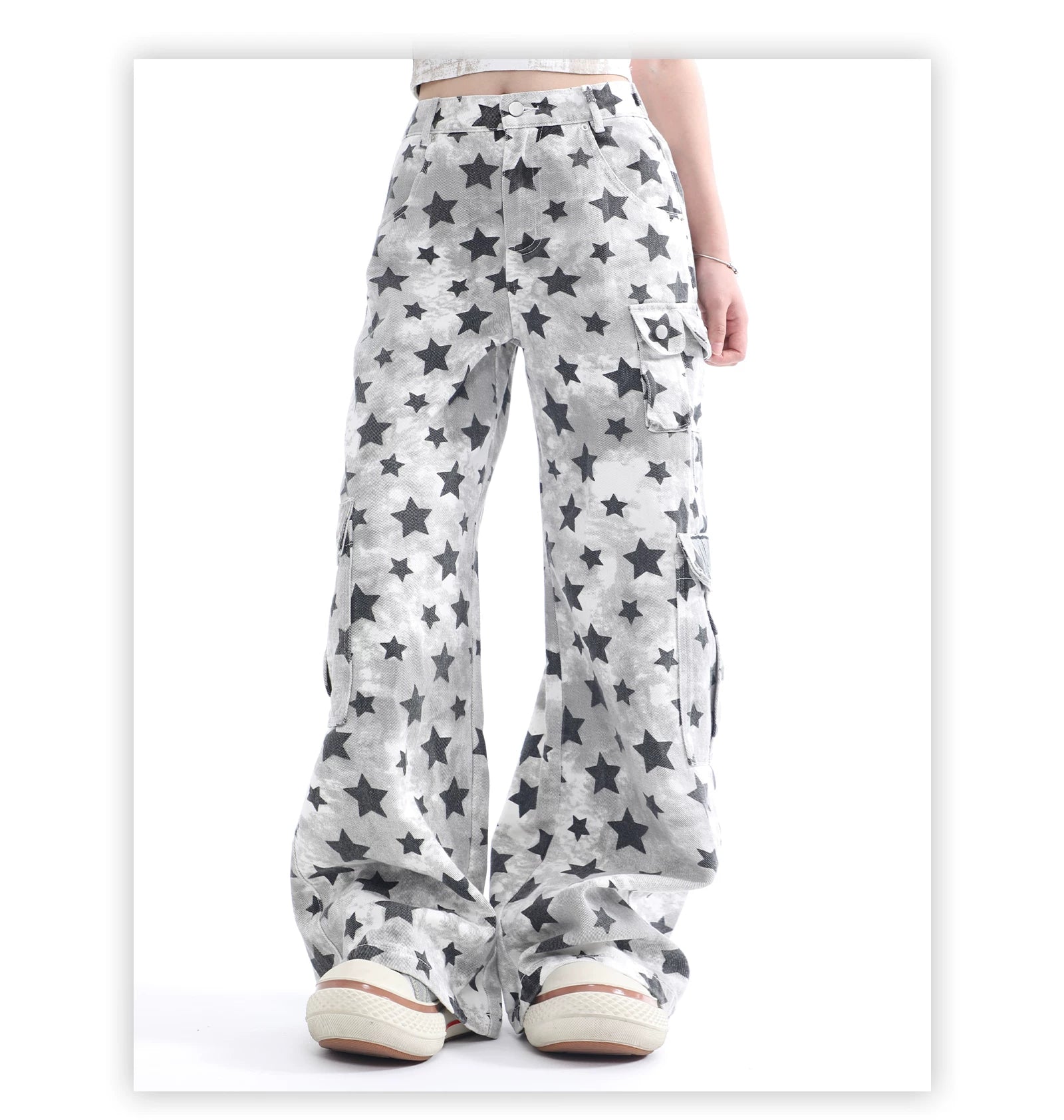 【26s May】Star Patch Distressed Camo Straight Denim Pants