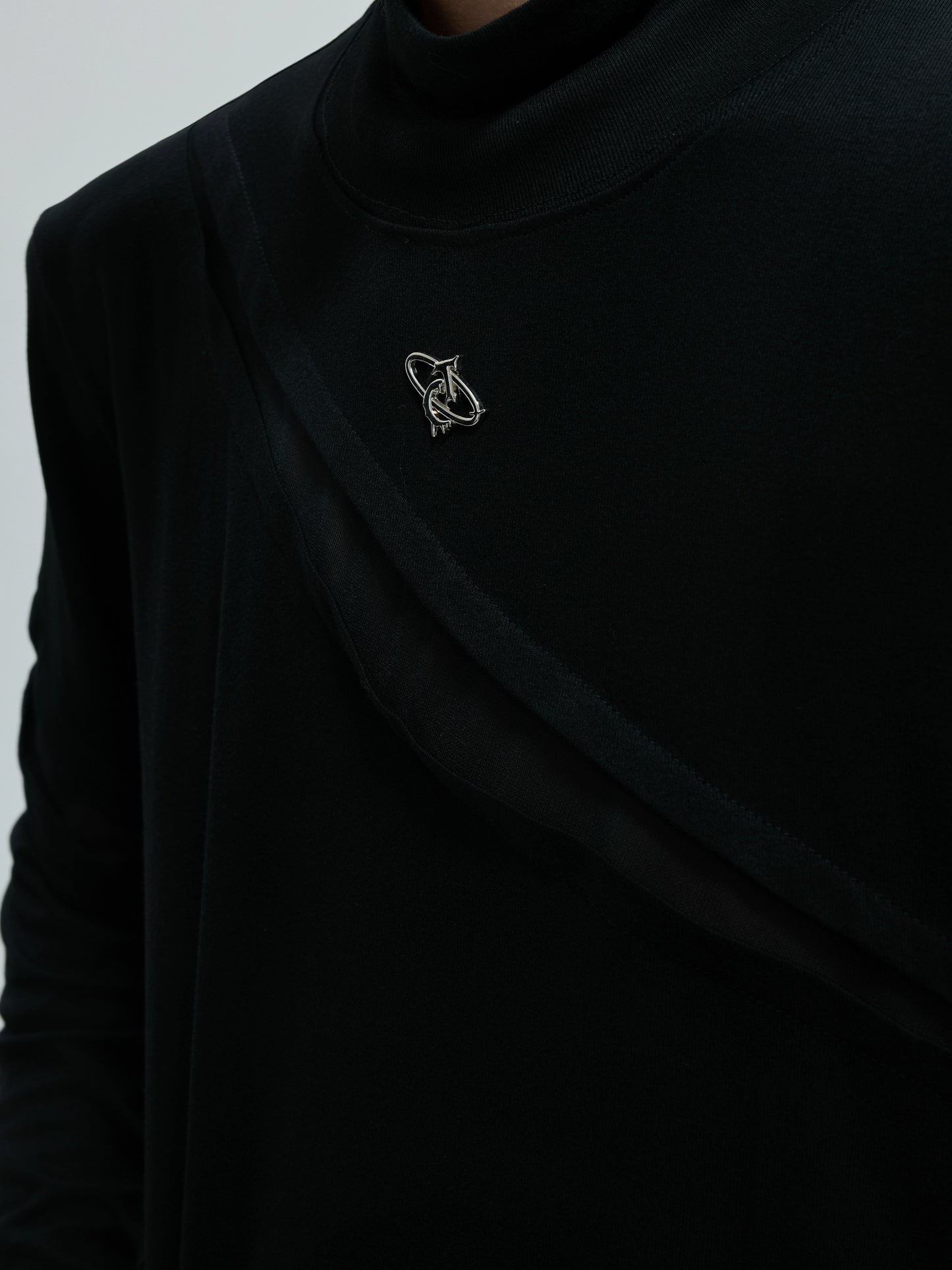 【25s Nov.】High-neck Deconstructed Base Layer High-elastic Metallic T-shirt