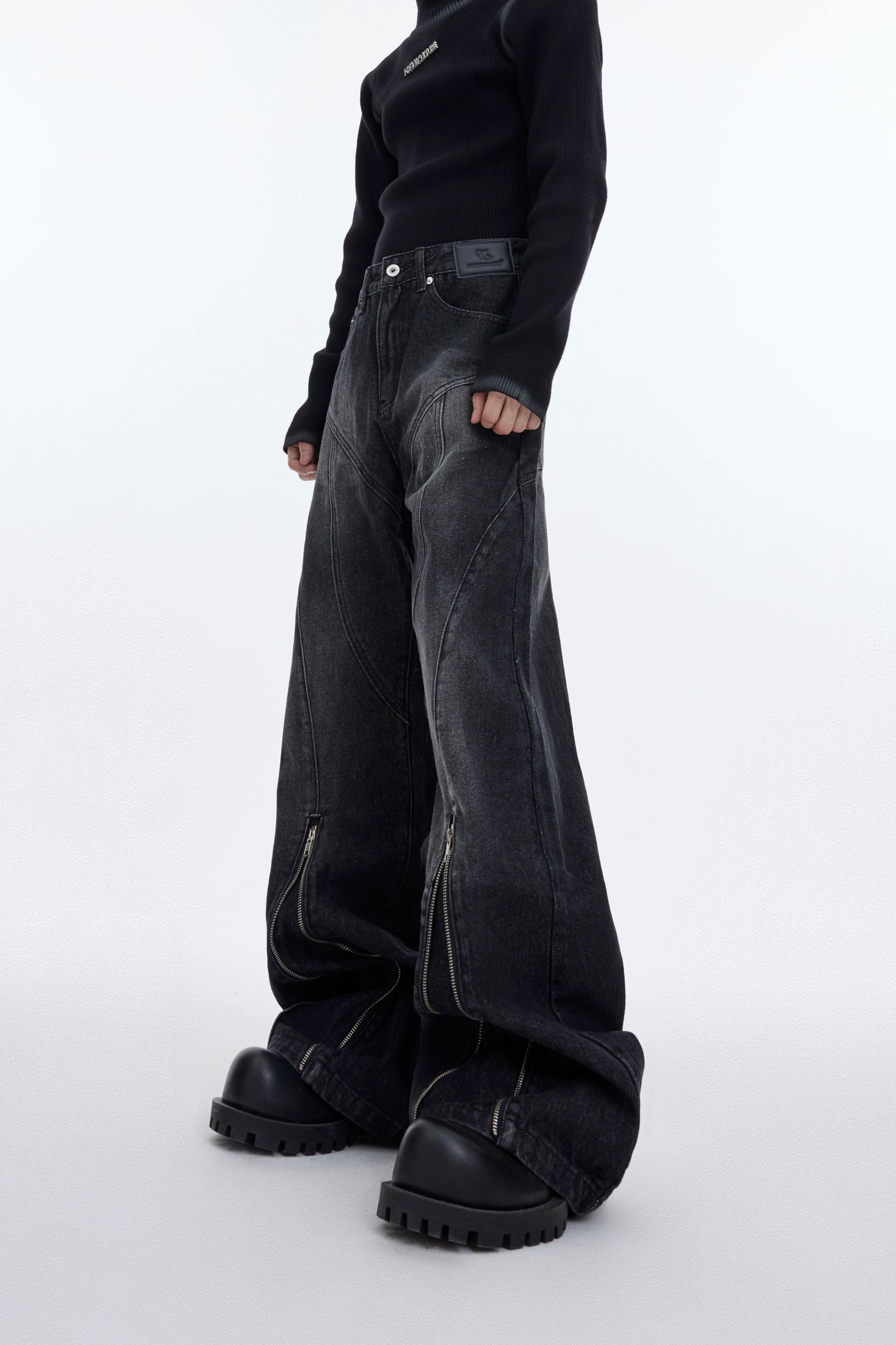 【25s Nov.】Washed Distressed Structured Jeans