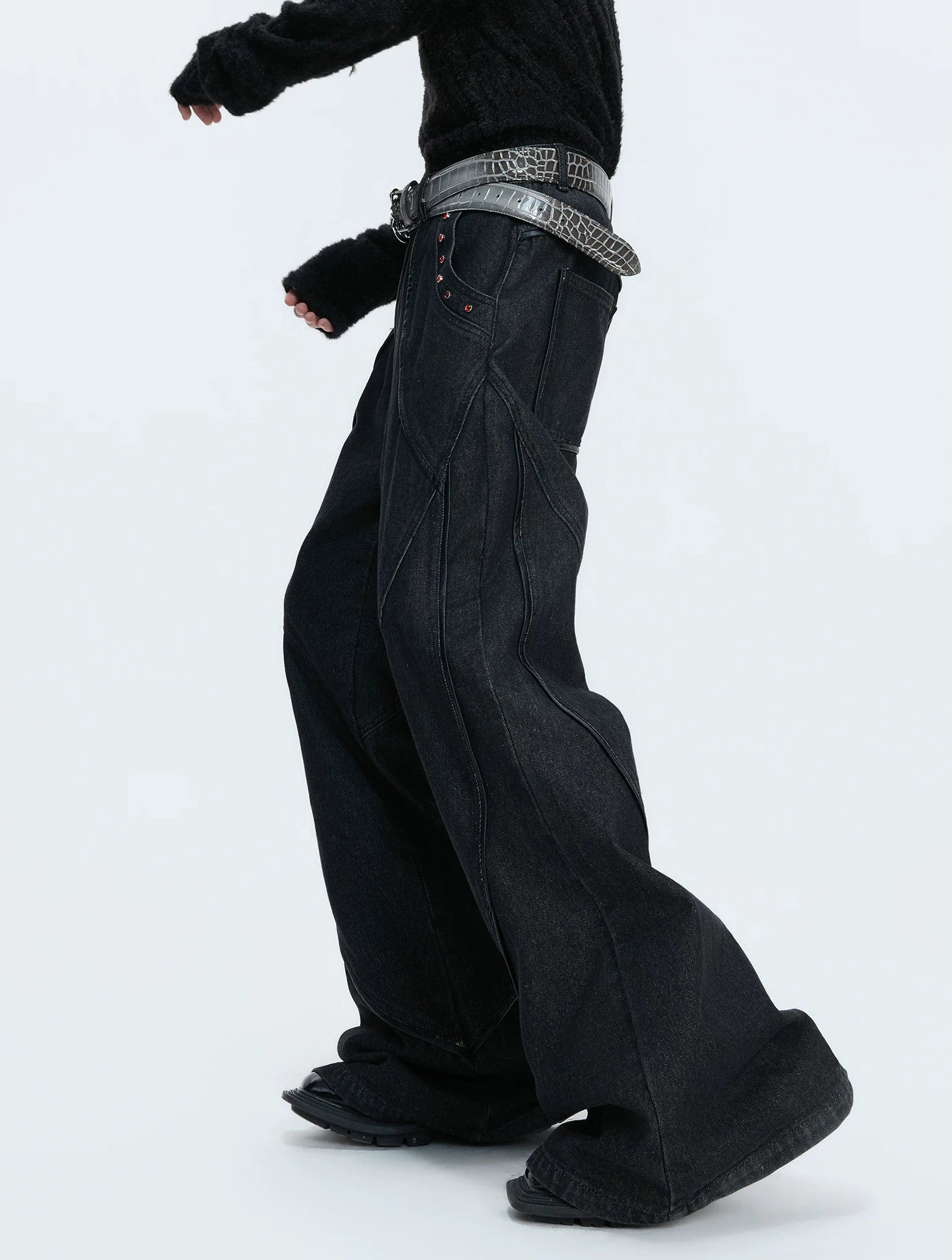 【26s Jan.】Vintage Red Diamond Distressed Washed Denim Jeans