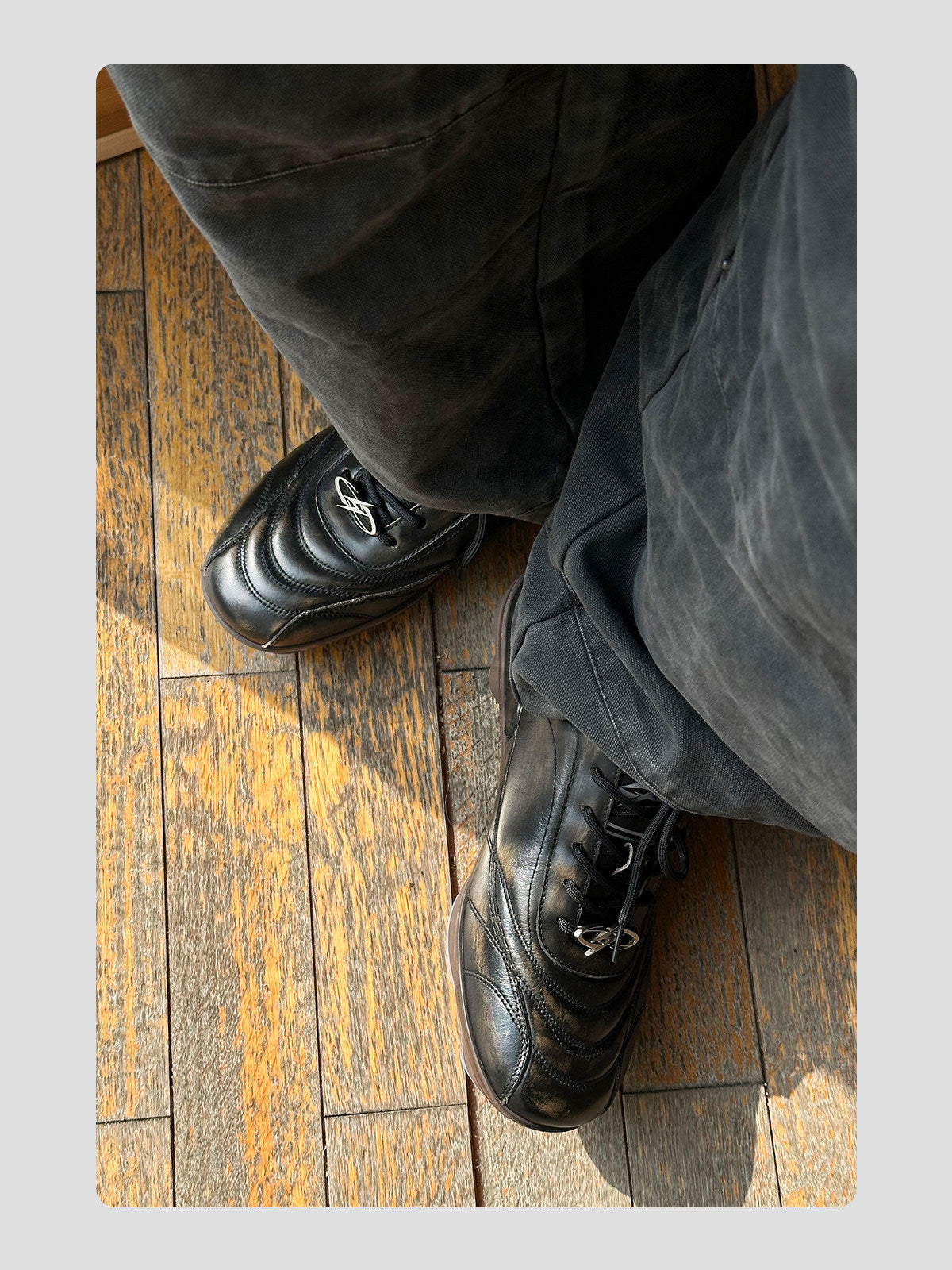 Retro-style Versatile Leather Soccer Shoes
