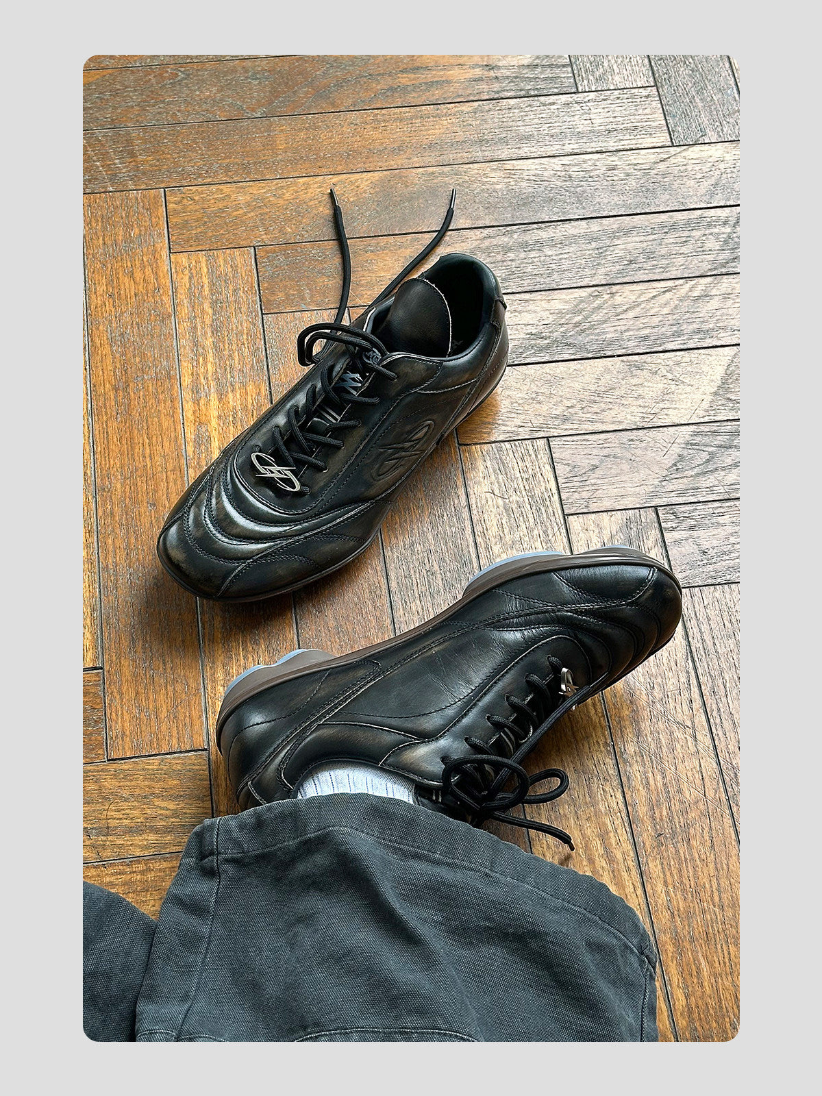 Retro-style Versatile Leather Soccer Shoes