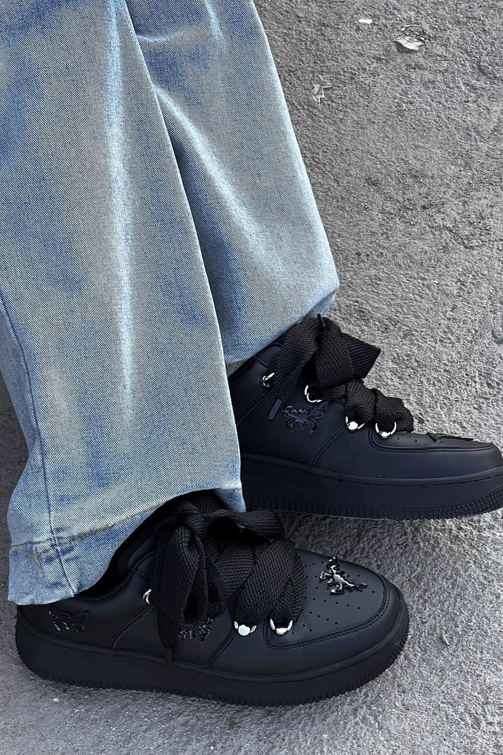 Butterfly Decorated Sneakers ArtsKoreanMan